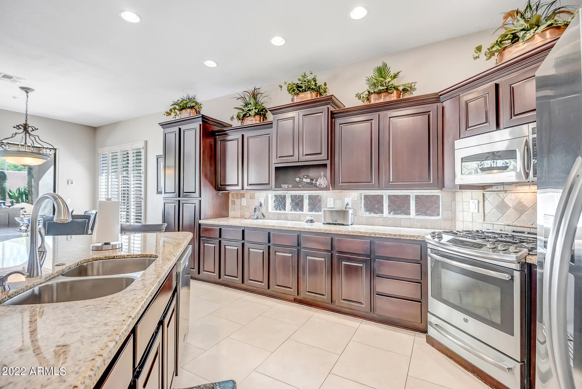 2354 W SHADOW GLEN Court
