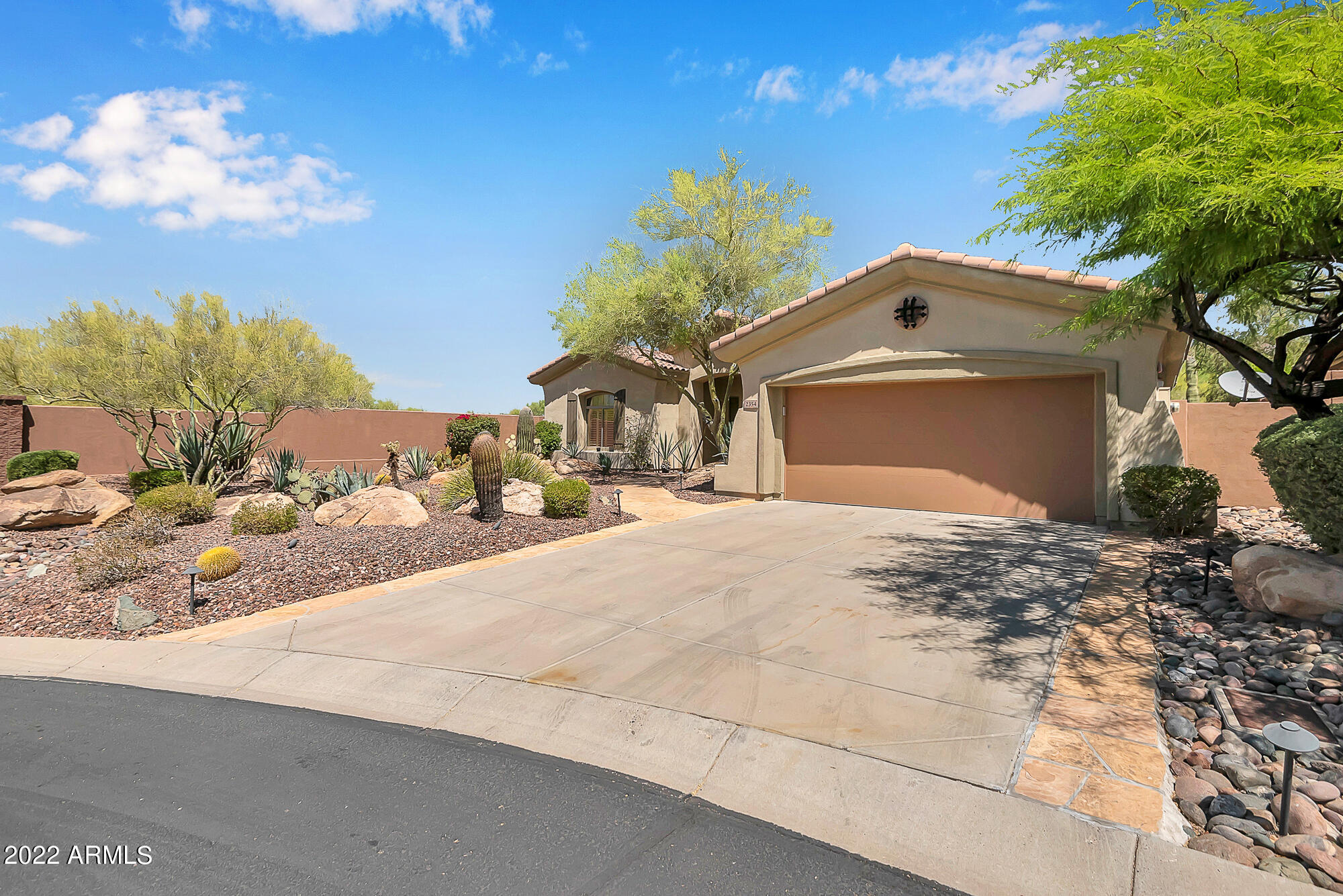 2354 W SHADOW GLEN Court