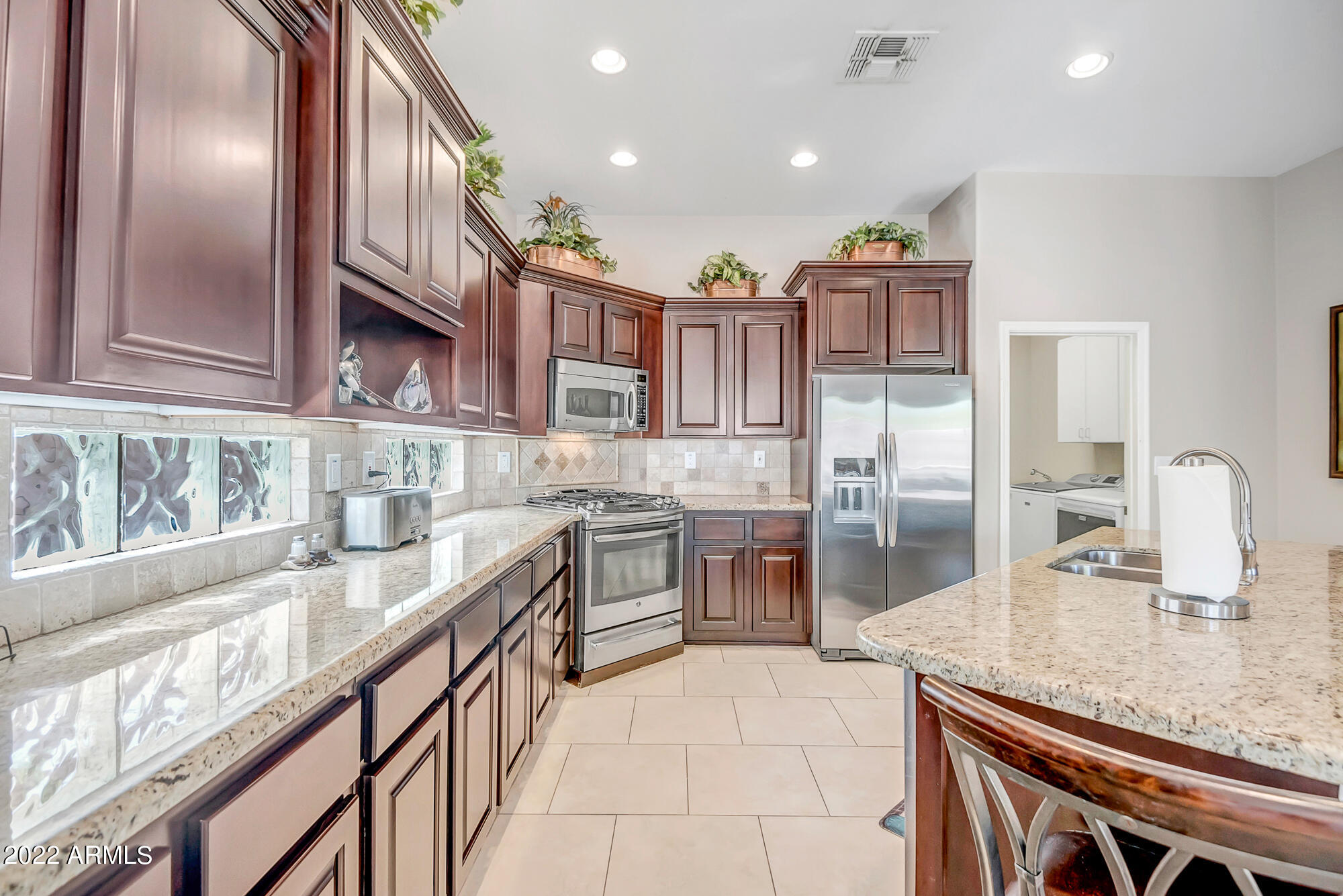 2354 W SHADOW GLEN Court