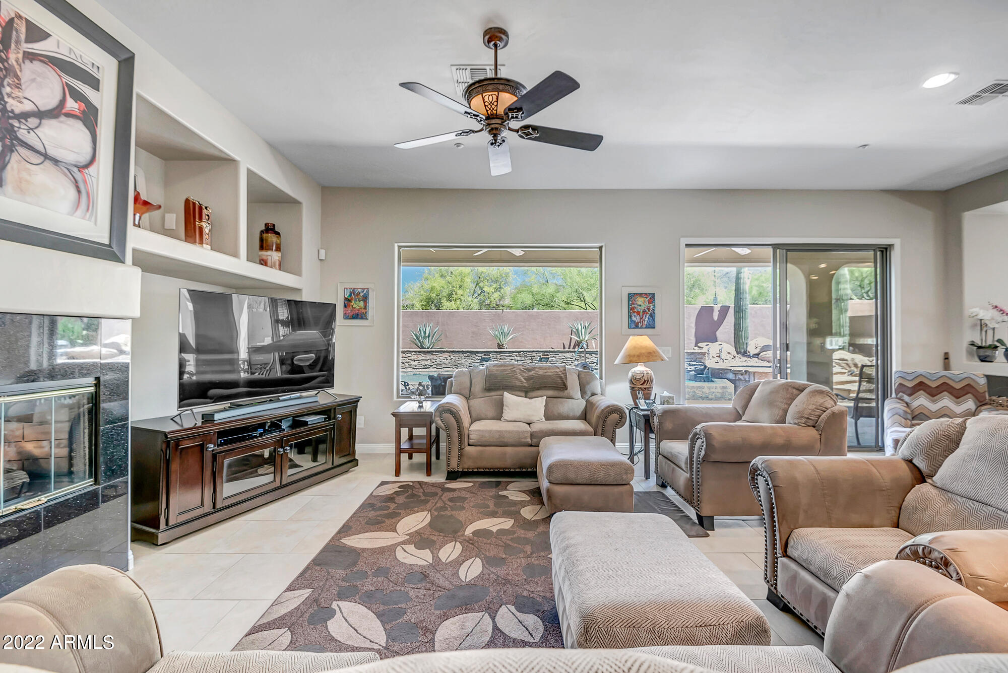 2354 W SHADOW GLEN Court