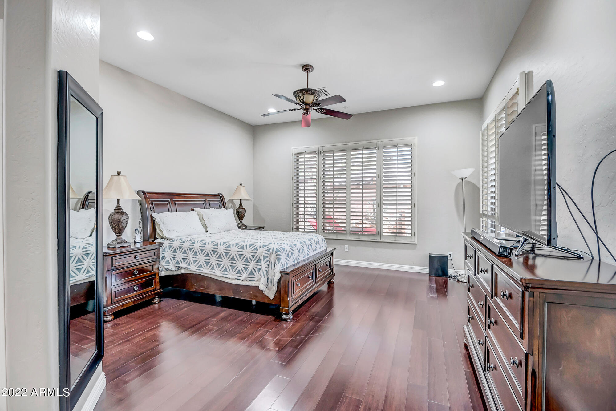 2354 W SHADOW GLEN Court