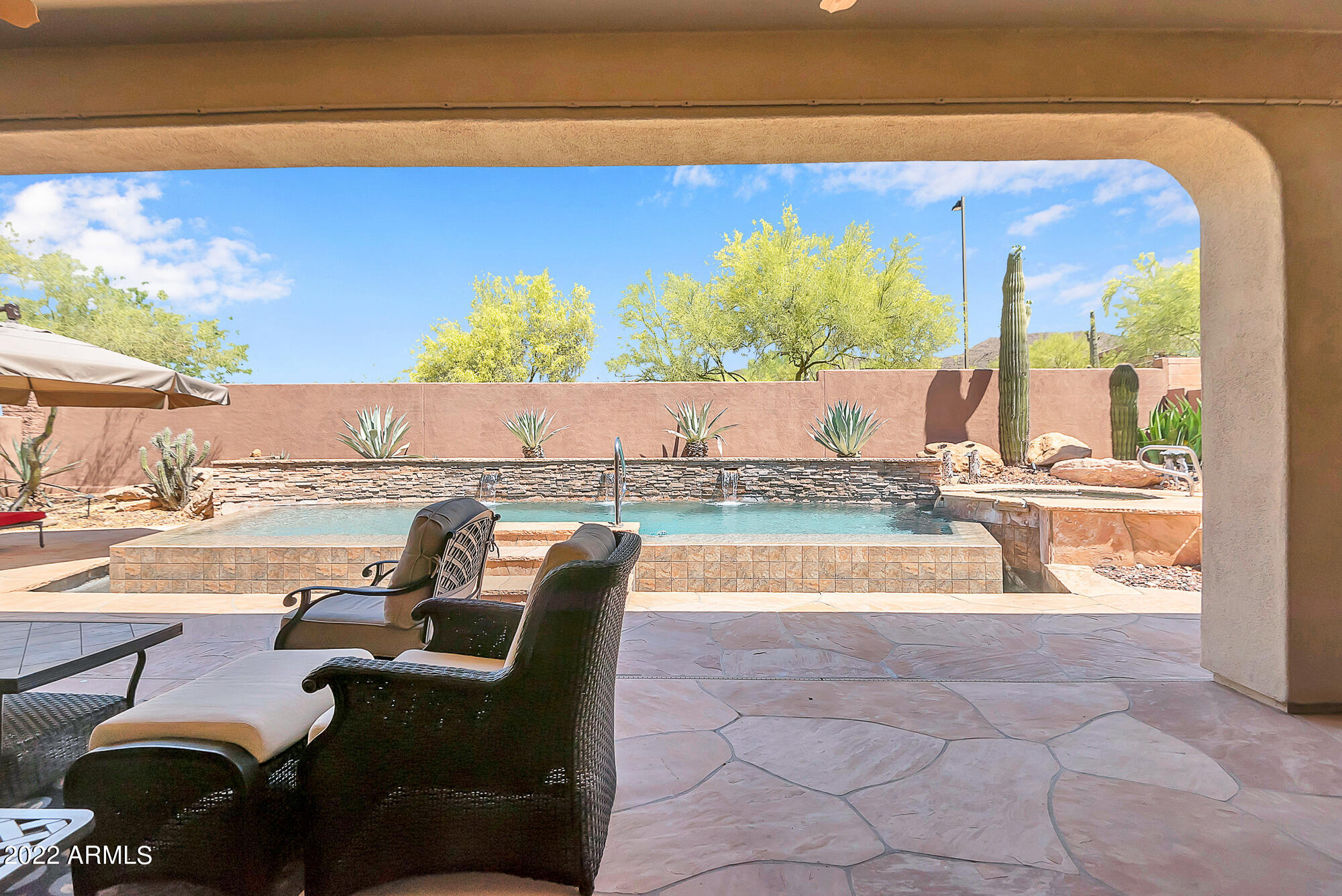 2354 W SHADOW GLEN Court