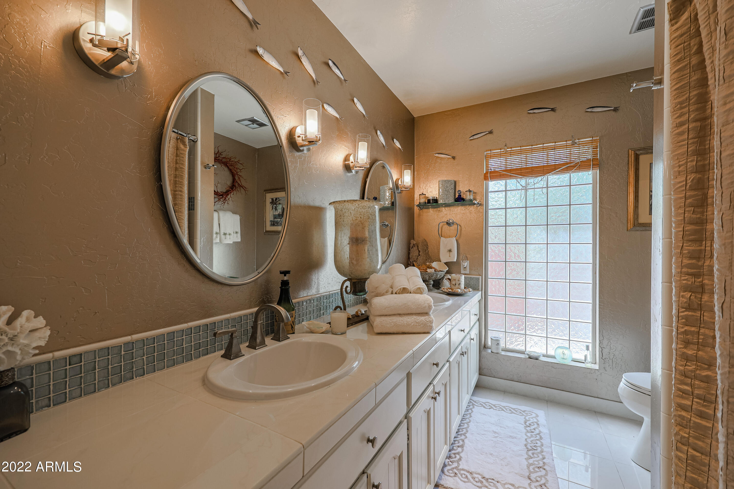 1029 W Cactus Wren Drive