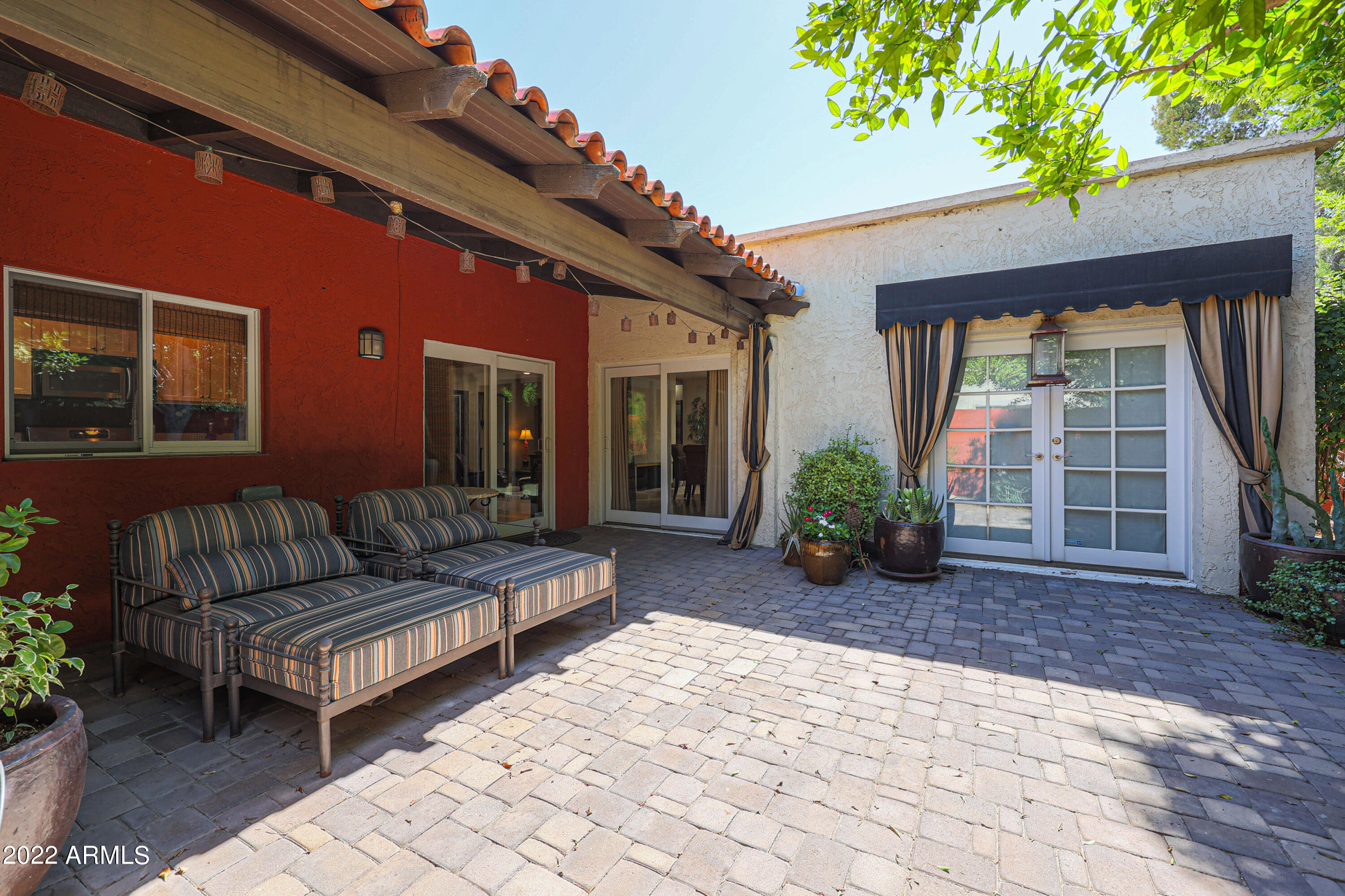 1029 W Cactus Wren Drive