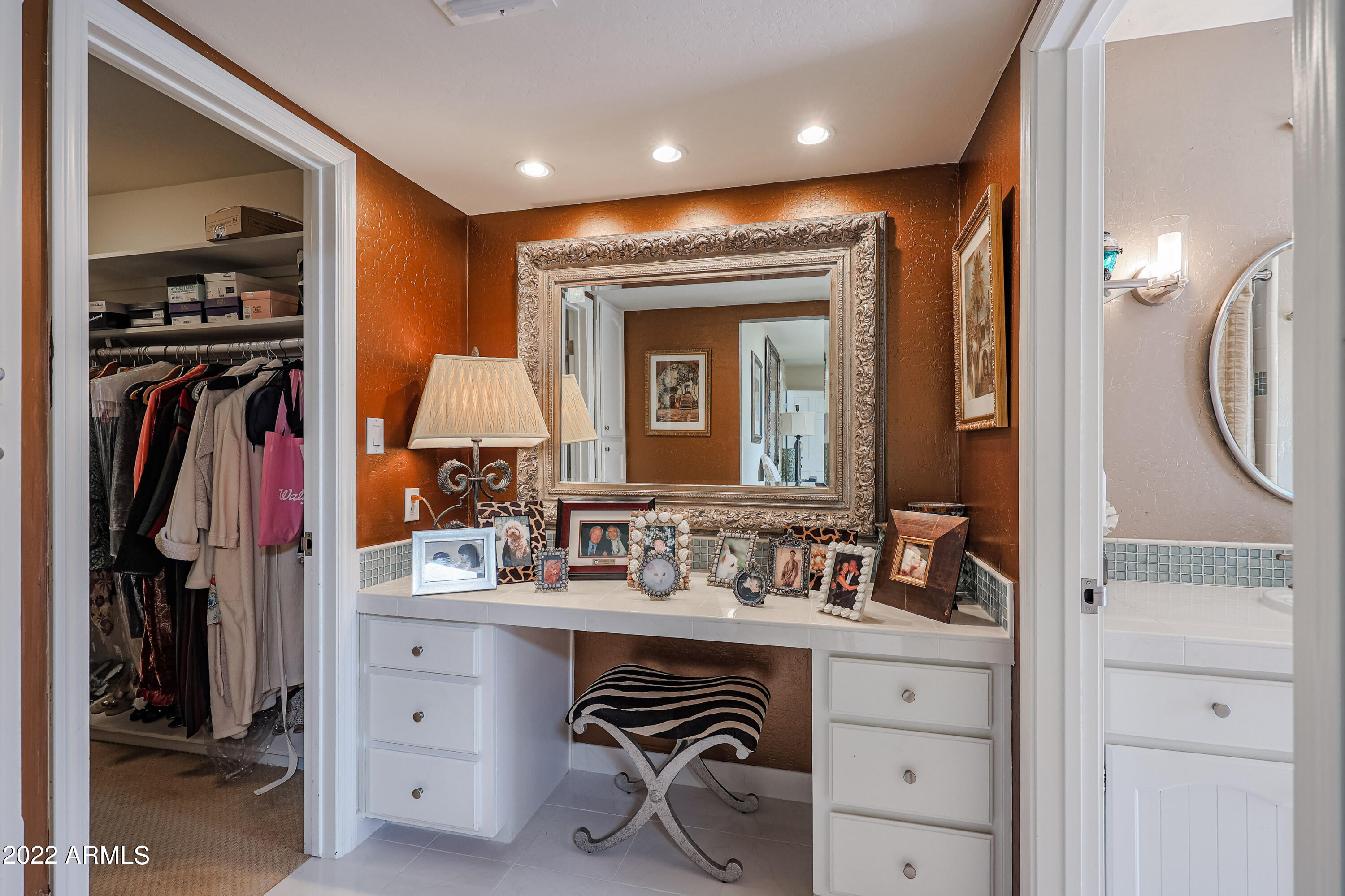 1029 W Cactus Wren Drive
