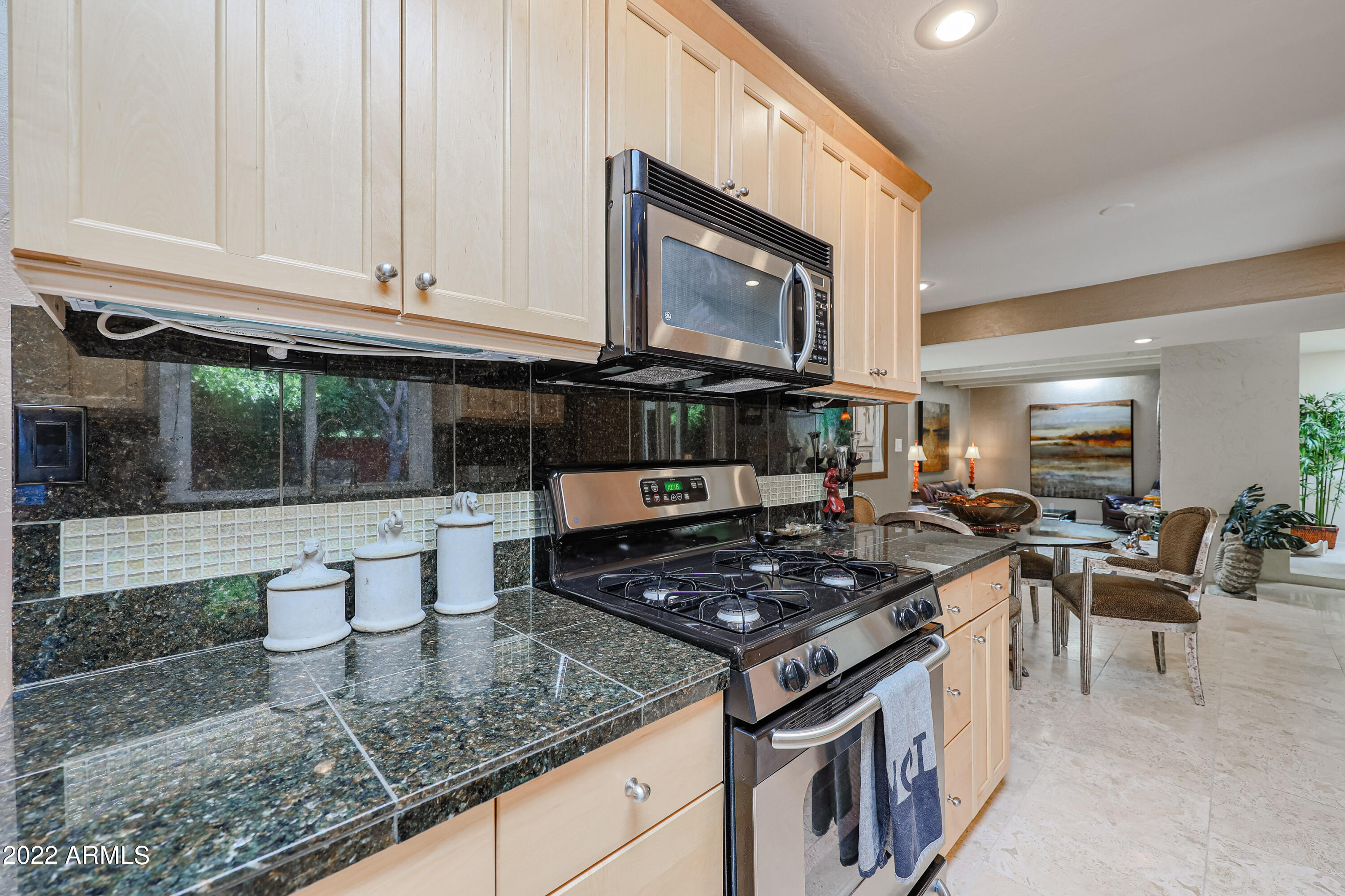 1029 W Cactus Wren Drive