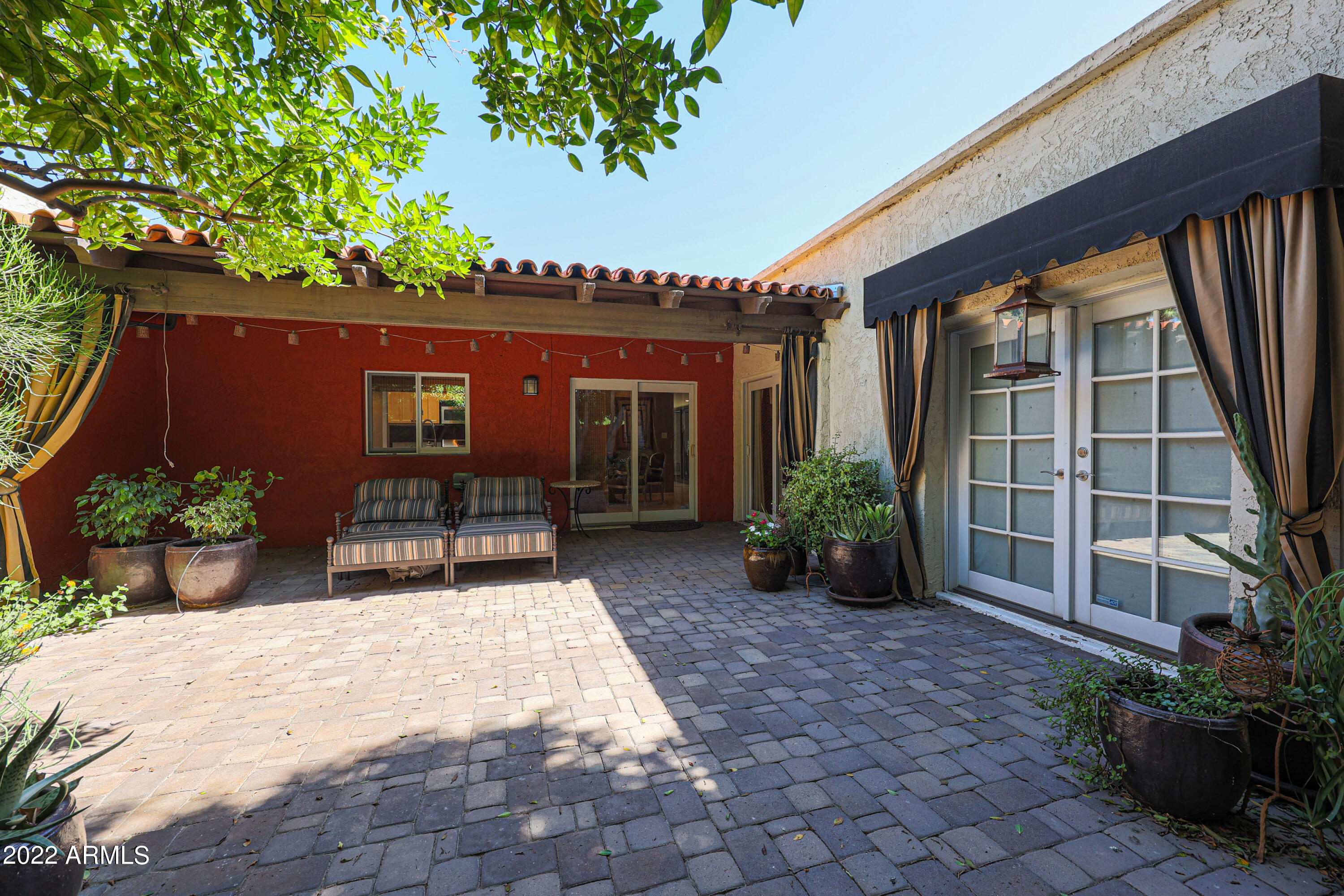 1029 W Cactus Wren Drive
