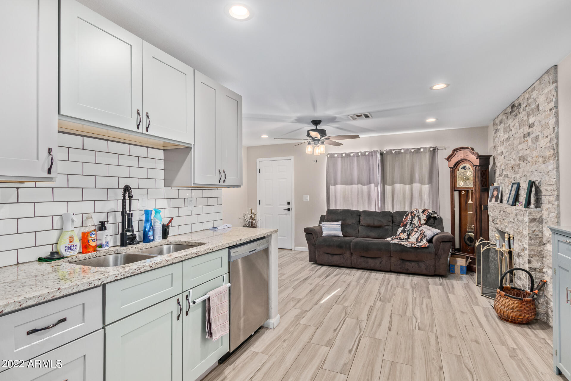 437 N 96TH Place