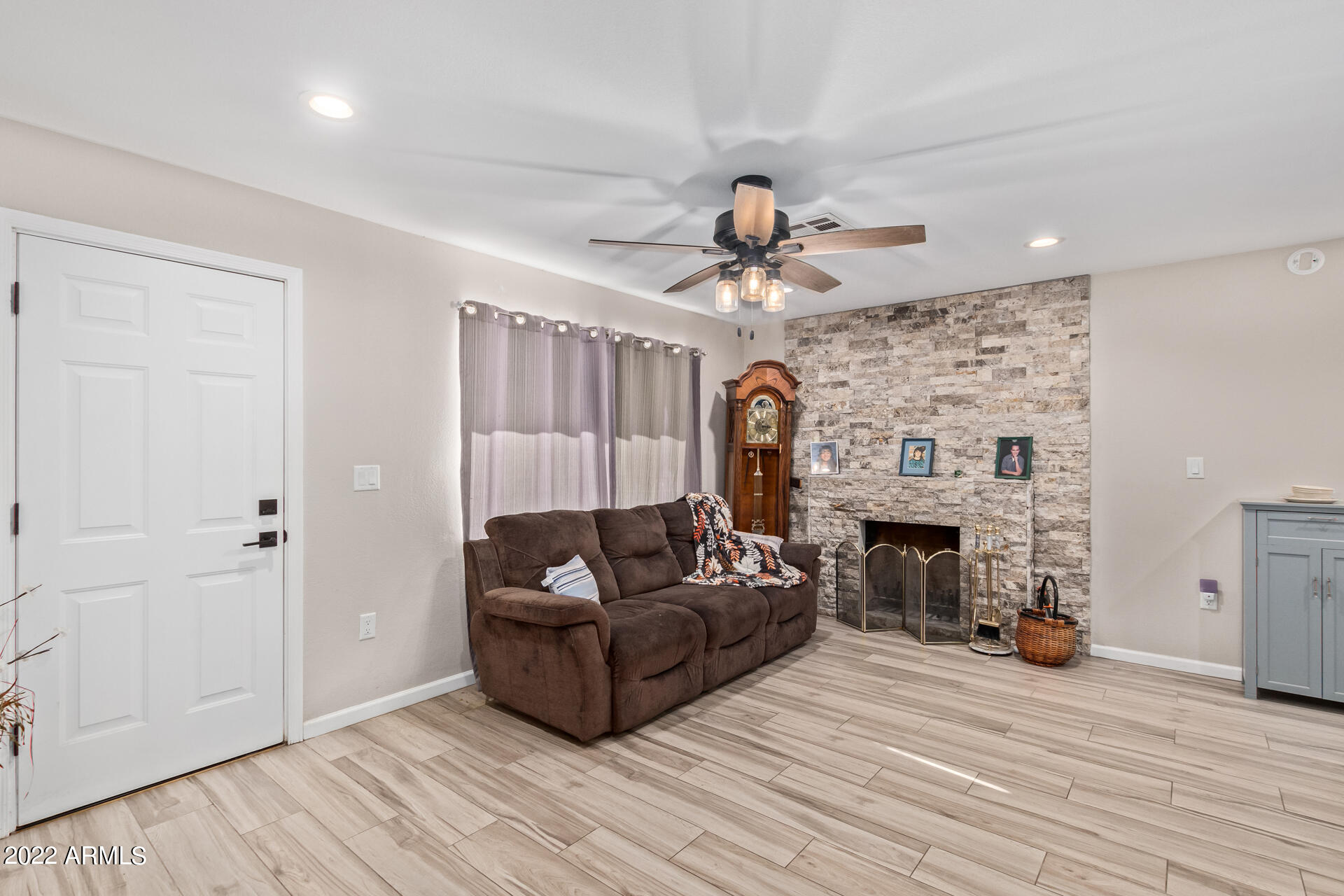 437 N 96TH Place