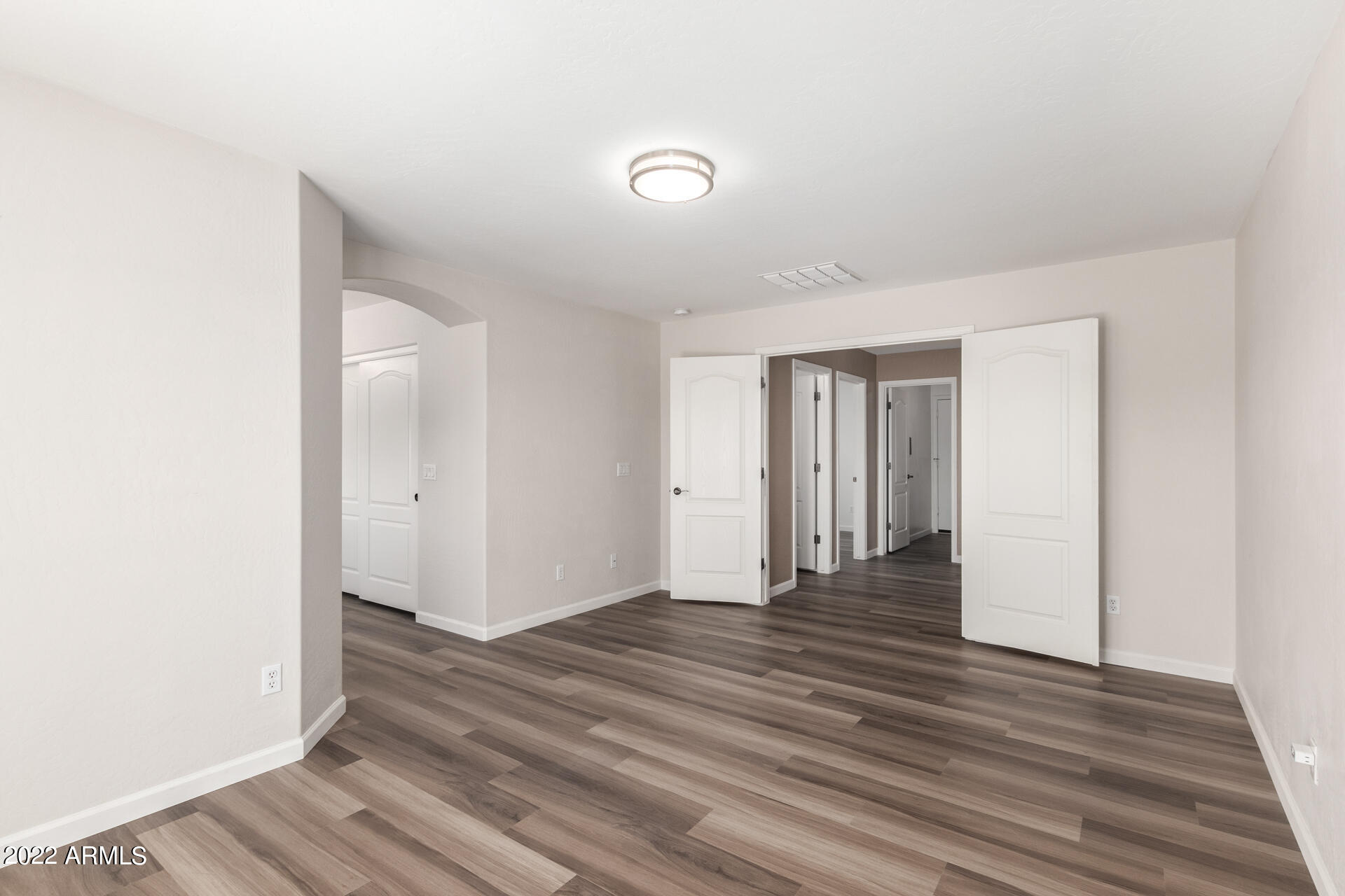 3638 E RED OAK Lane