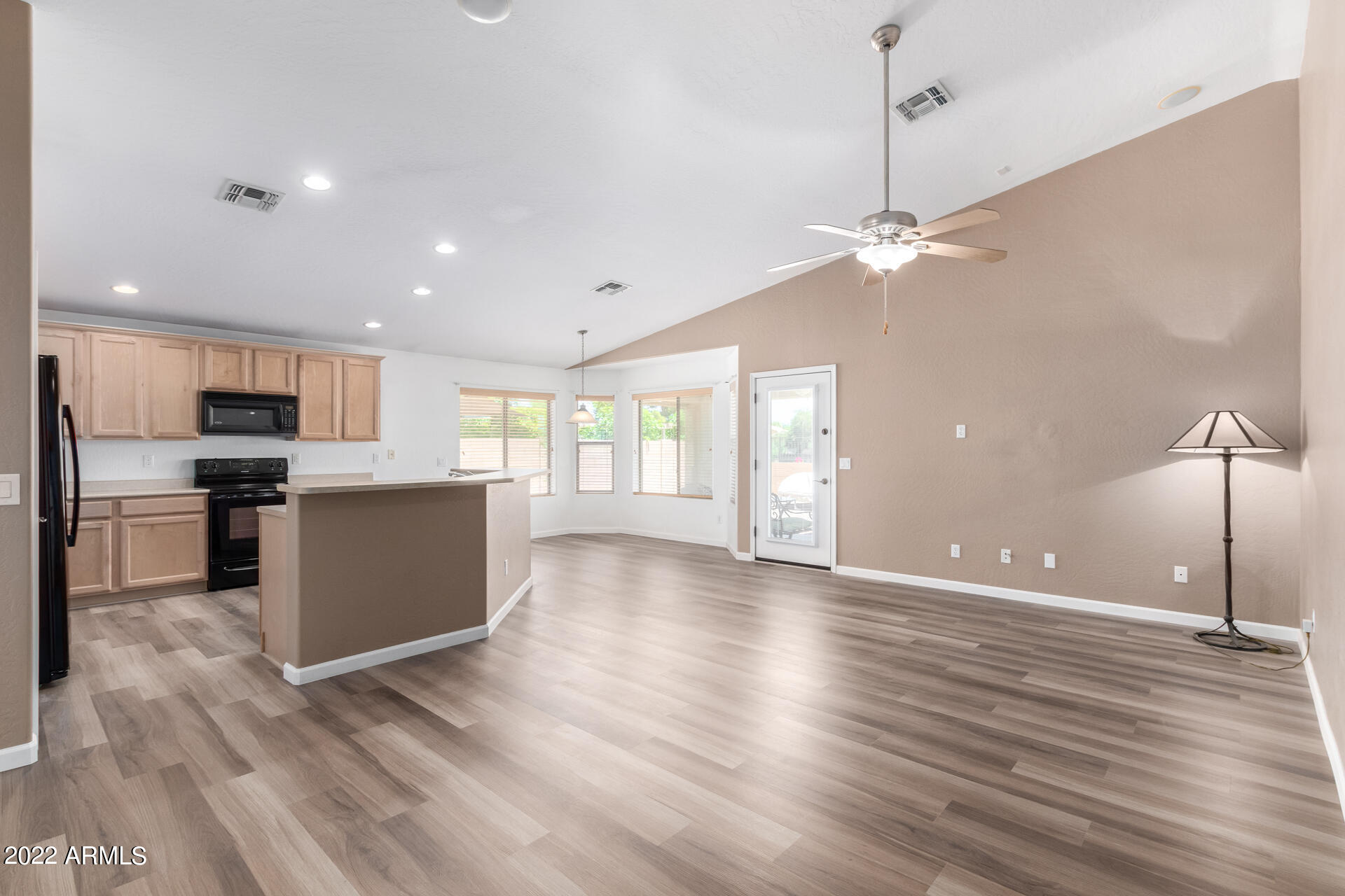3638 E RED OAK Lane