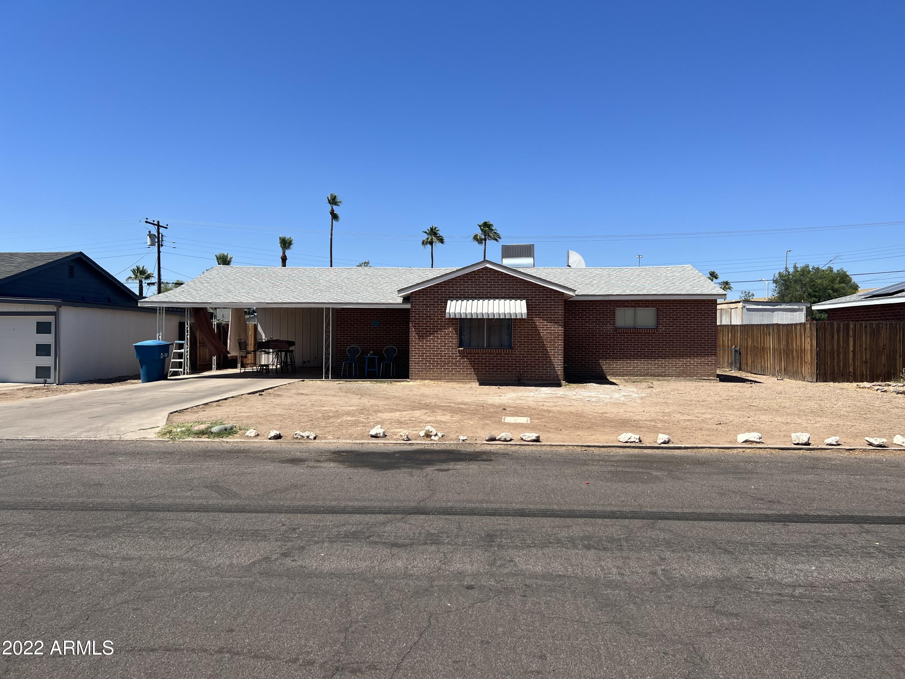 1914 E PINCHOT Avenue