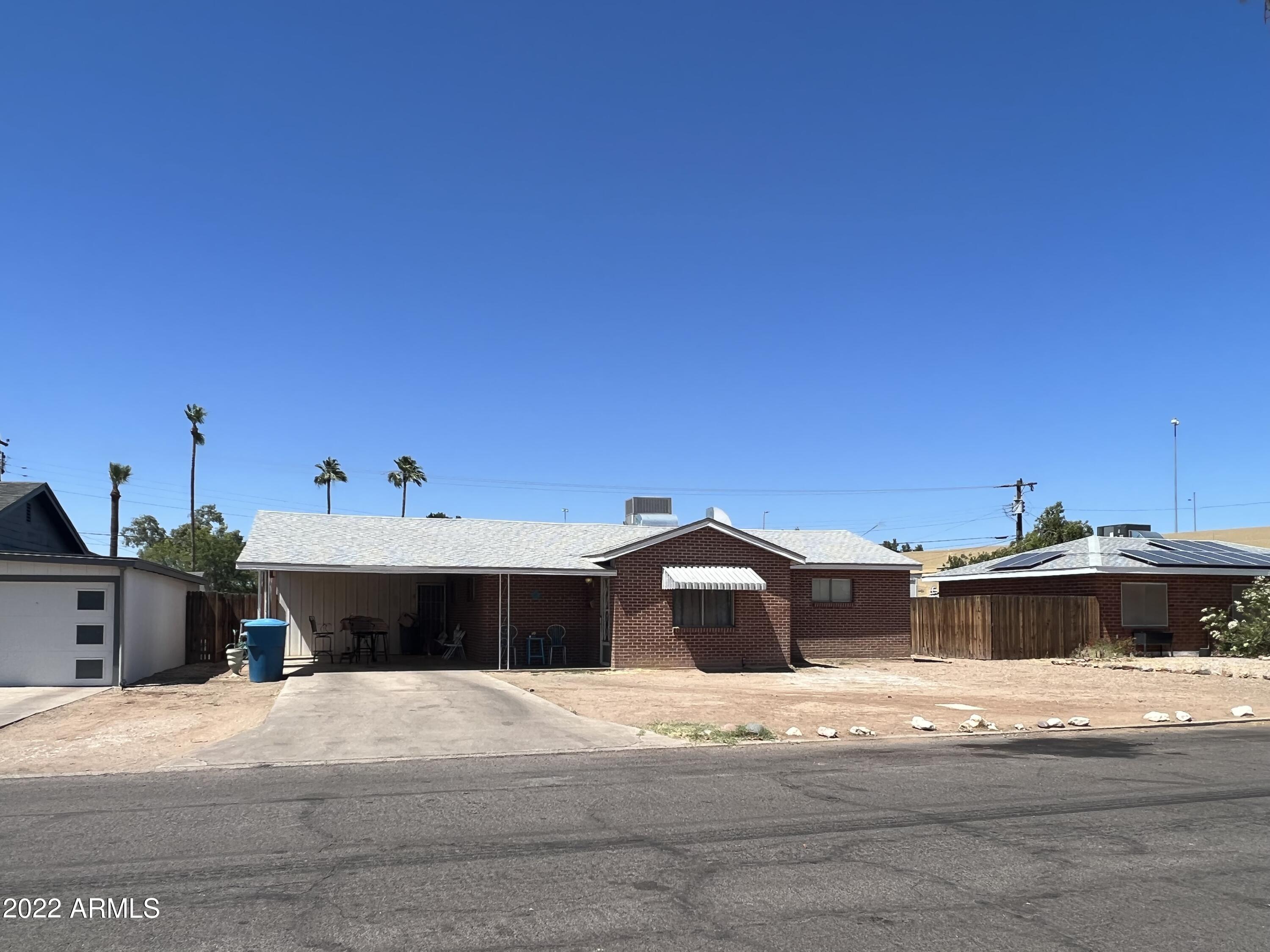 1914 E PINCHOT Avenue