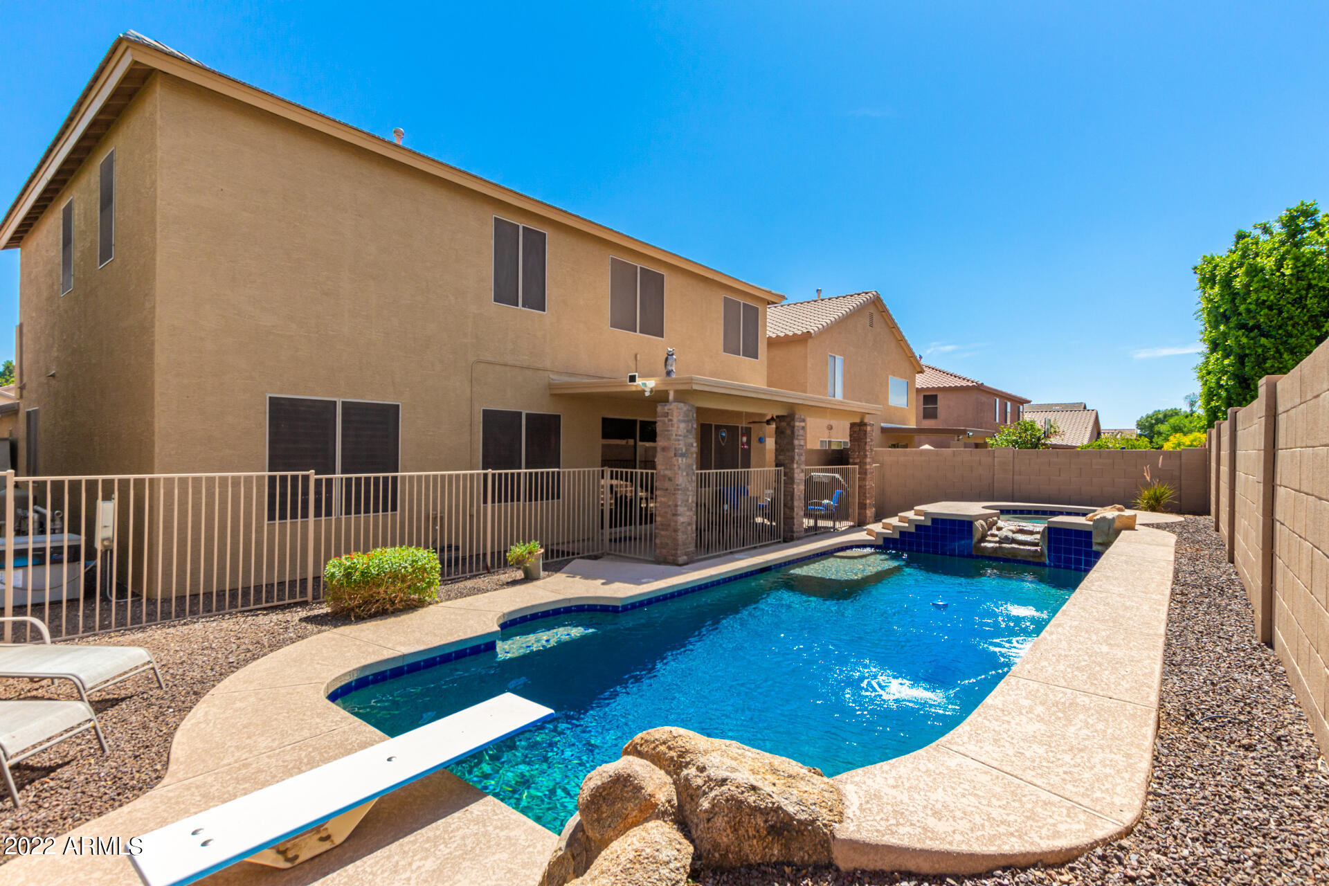 6762 W LARIAT Lane