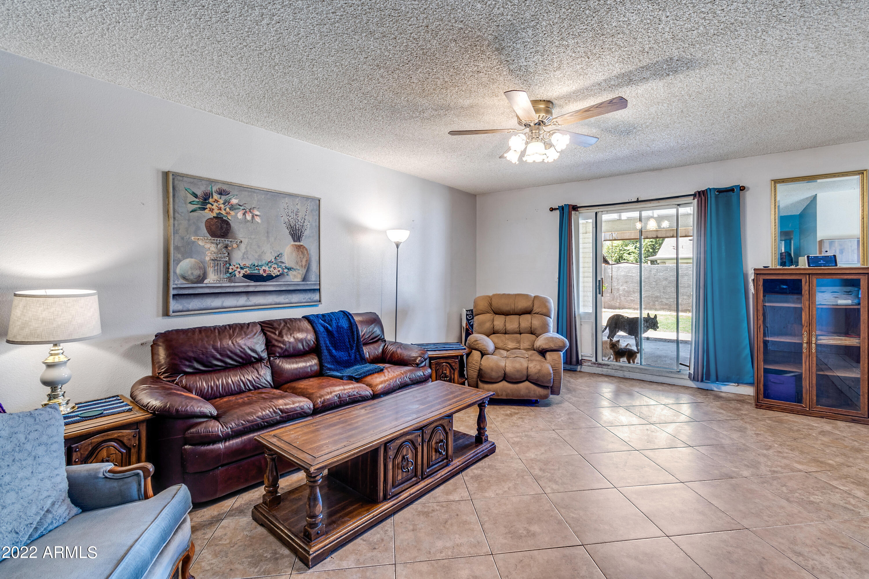 1112 W MISSION Drive