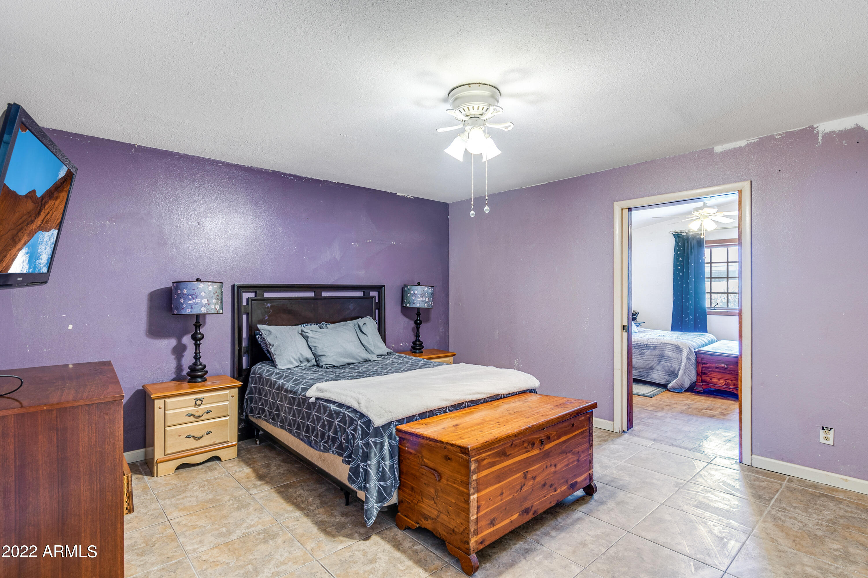 1112 W MISSION Drive