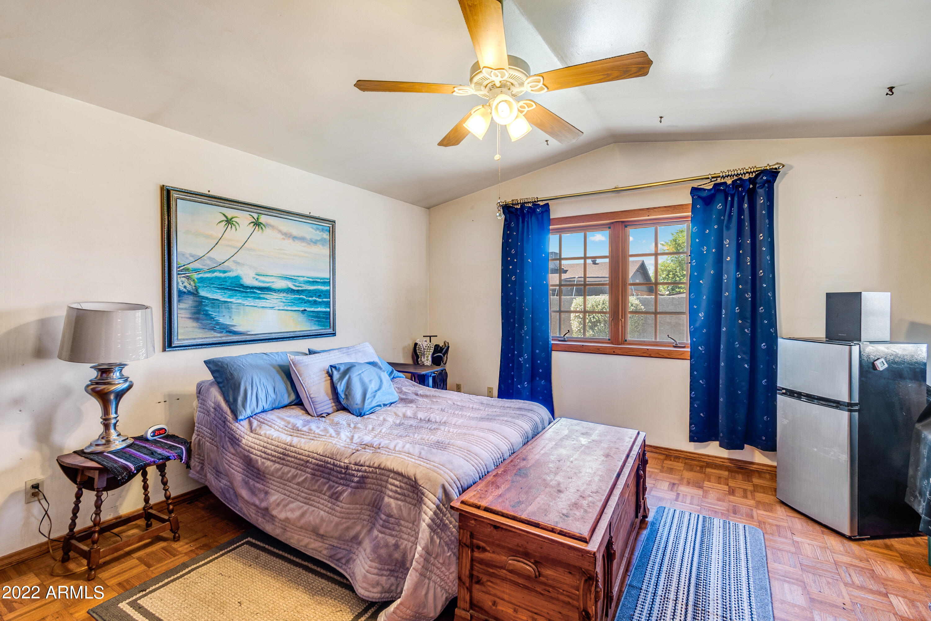 1112 W MISSION Drive
