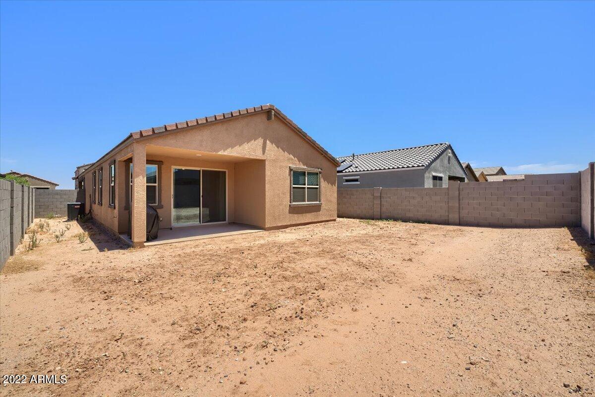 40453 W HILLMAN Drive