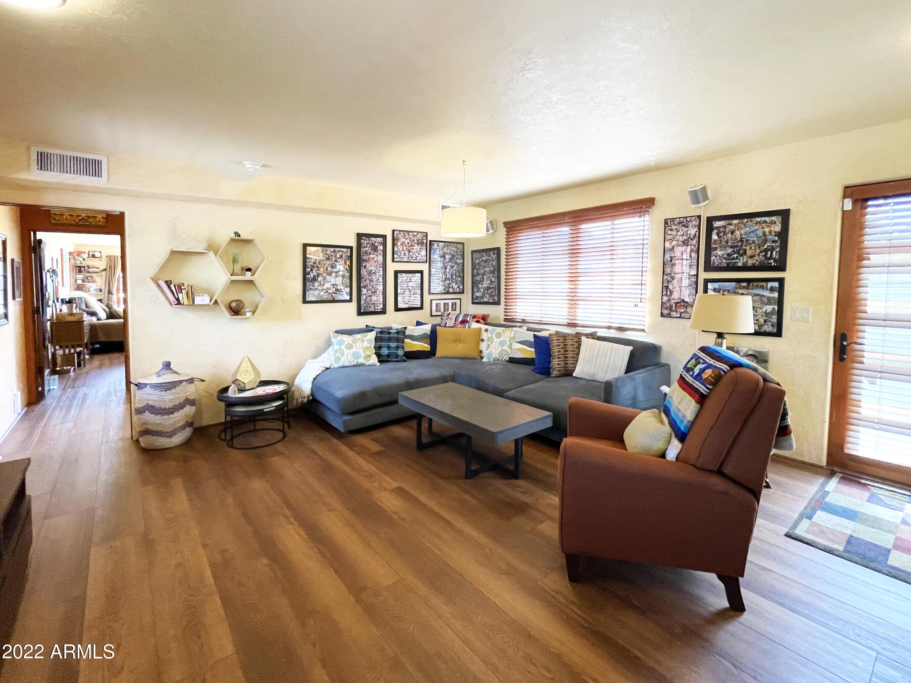 330 APPLE Avenue