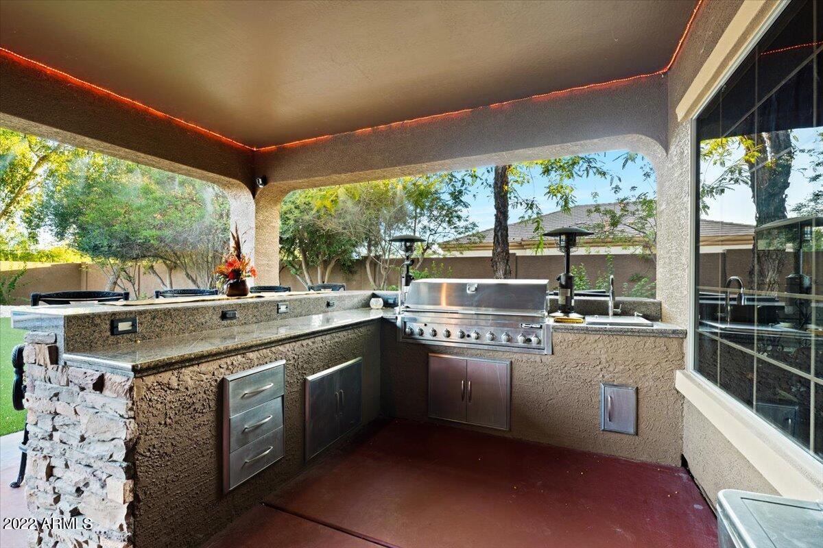 2675 E BARTLETT Place