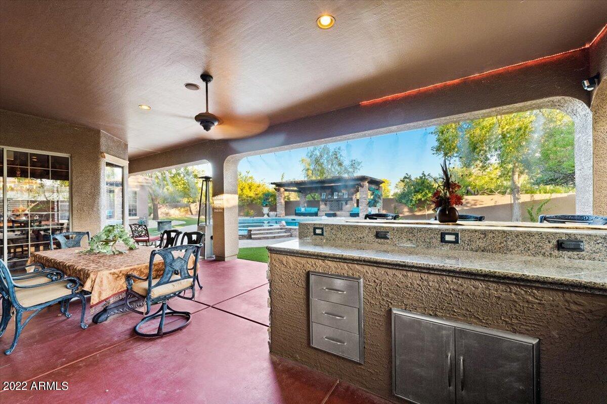 2675 E BARTLETT Place