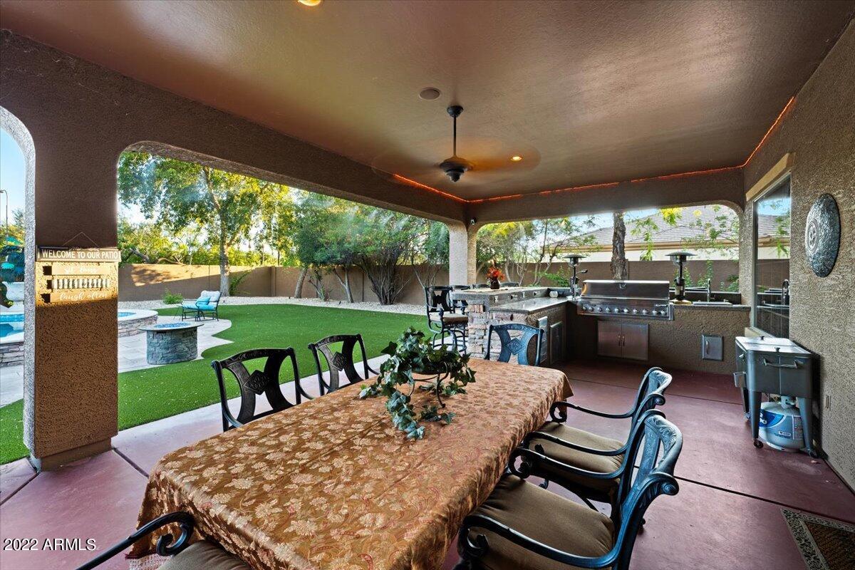 2675 E BARTLETT Place