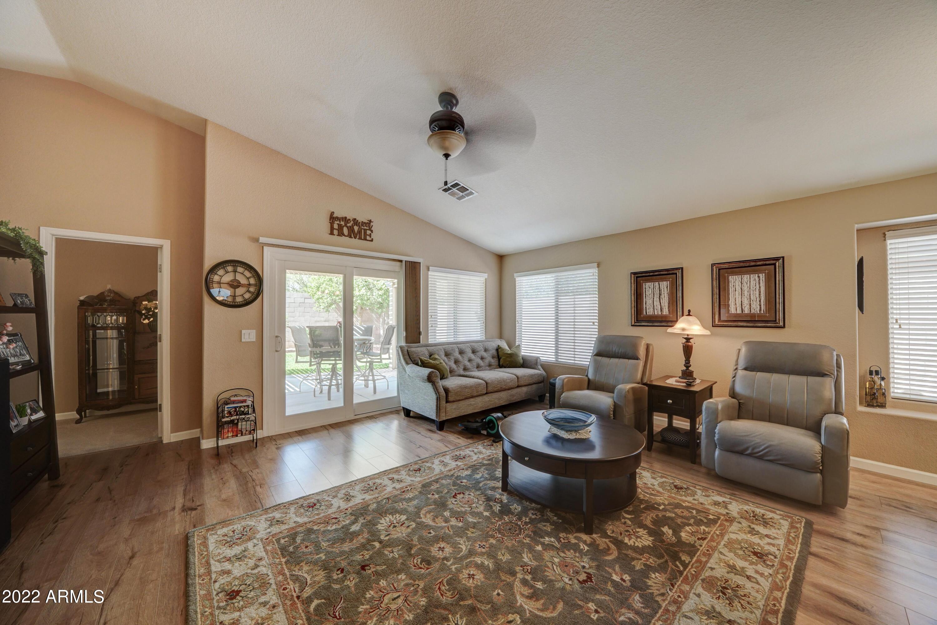 8644 W PARADISE Lane