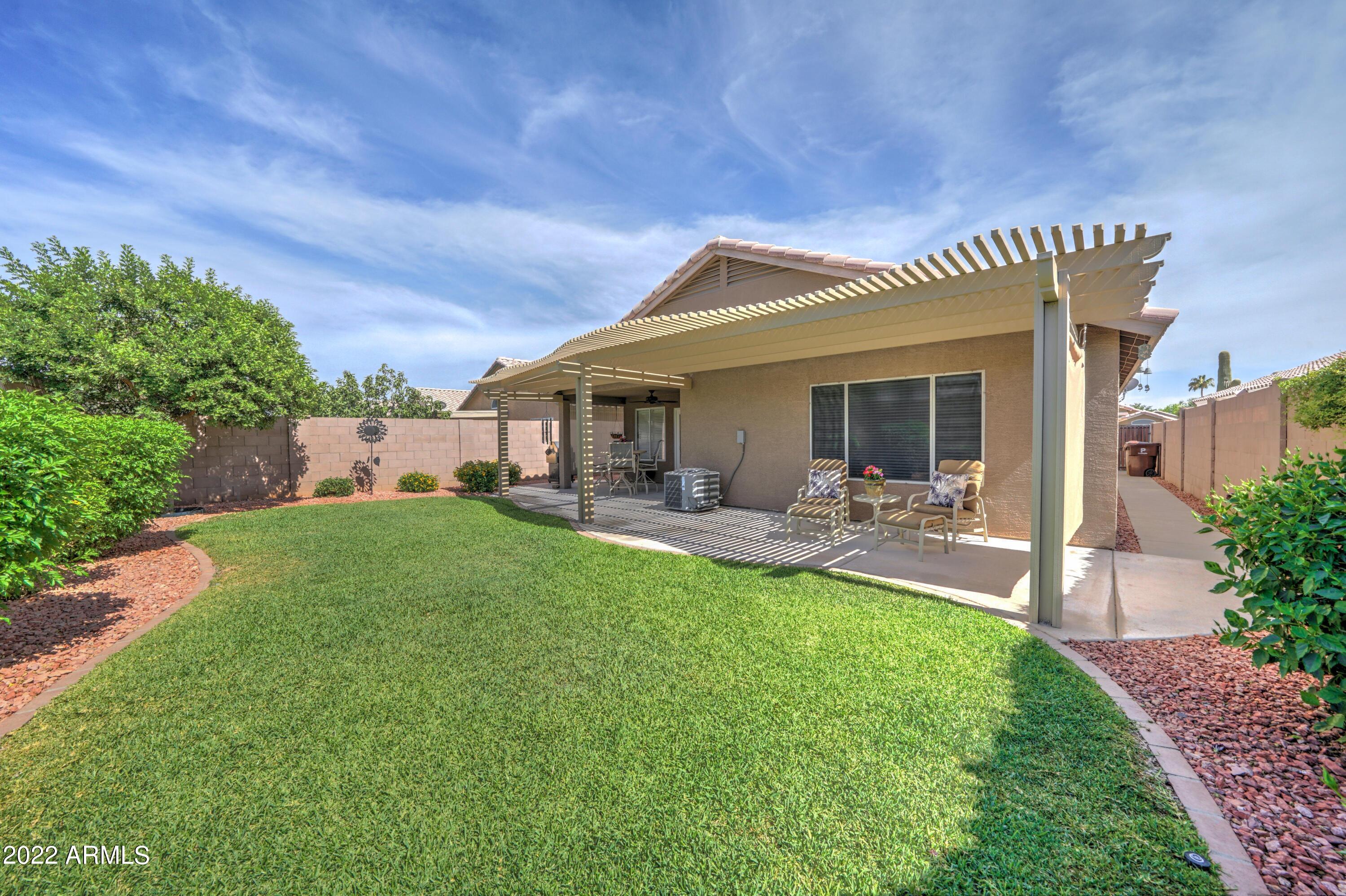 8644 W PARADISE Lane
