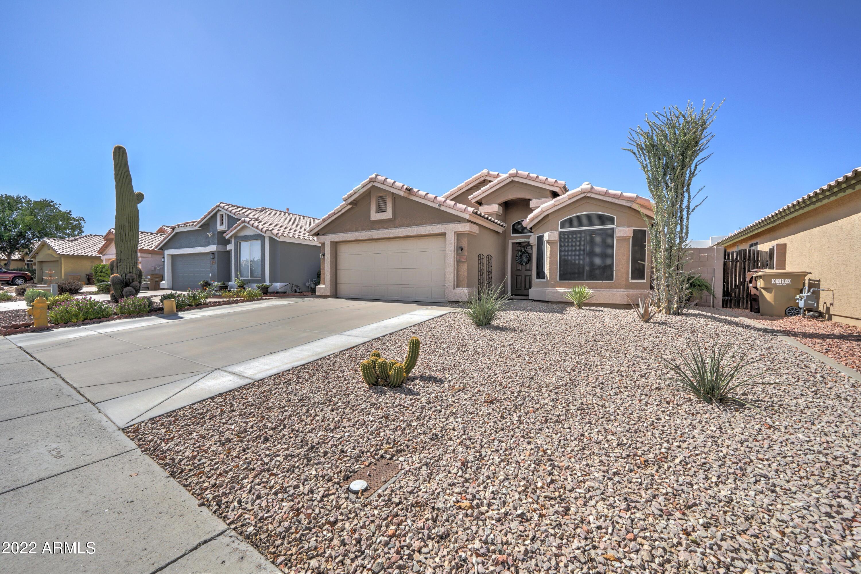 8644 W PARADISE Lane
