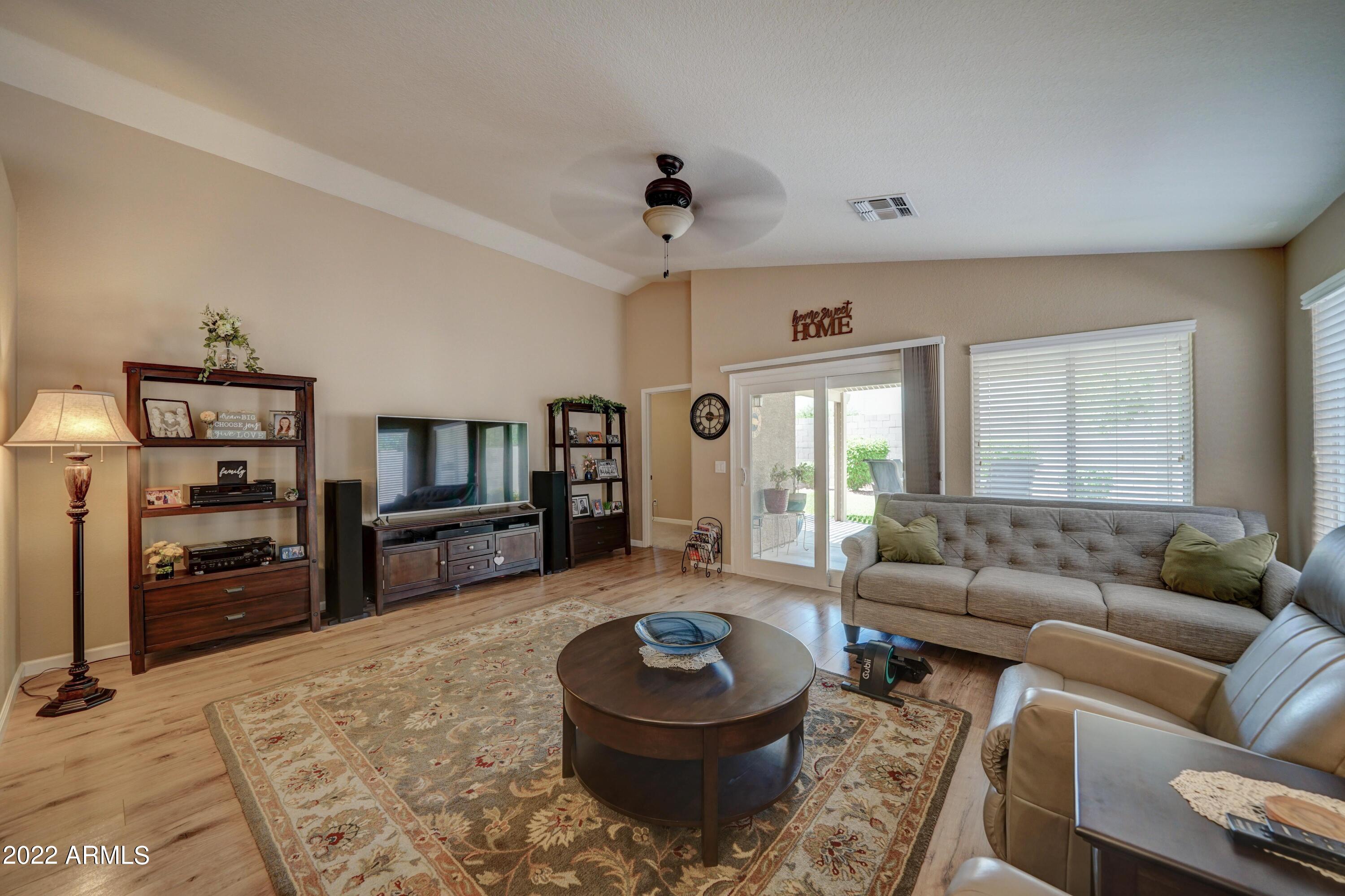 8644 W PARADISE Lane