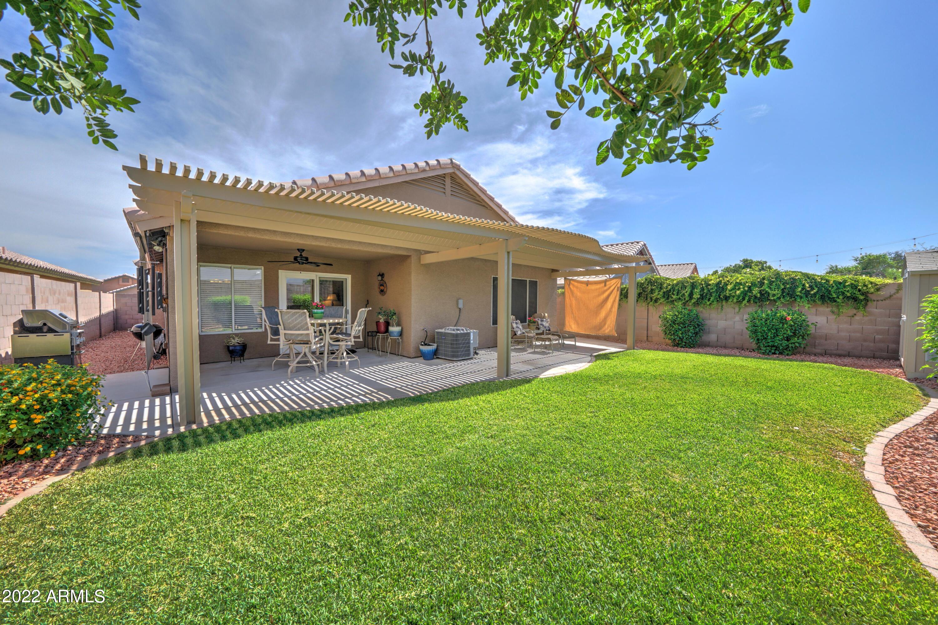 8644 W PARADISE Lane