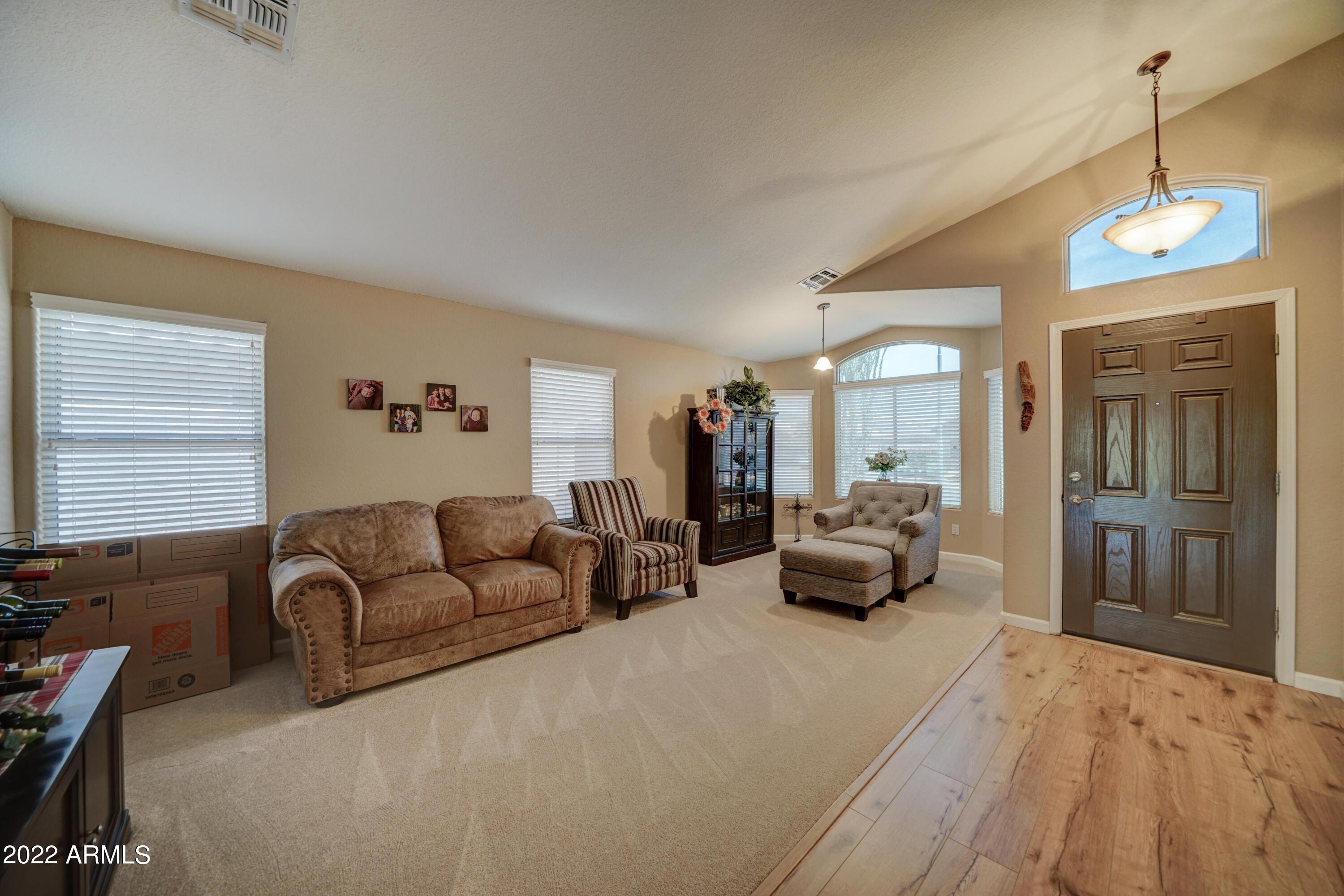 8644 W PARADISE Lane