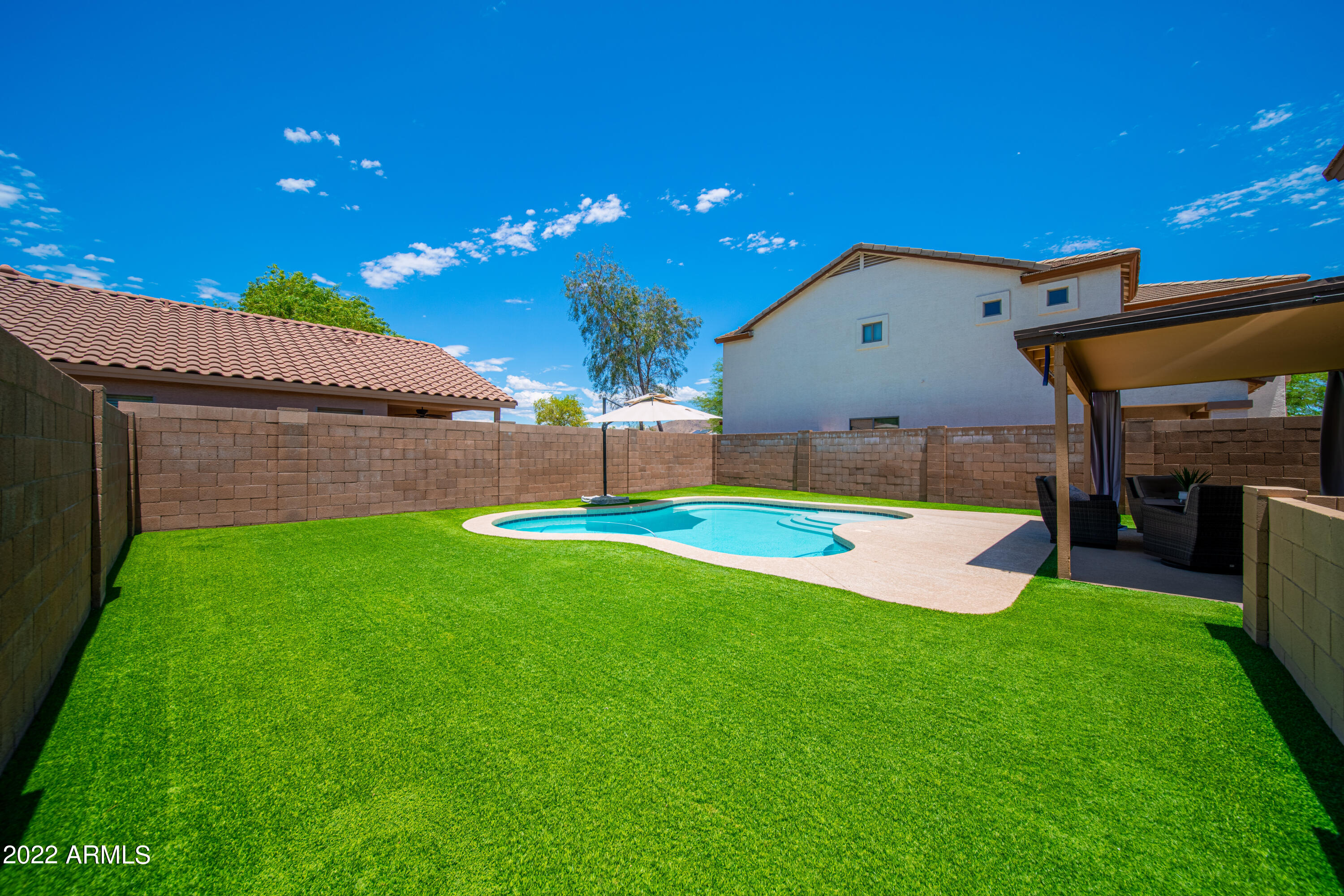 2420 W CORDIA Lane