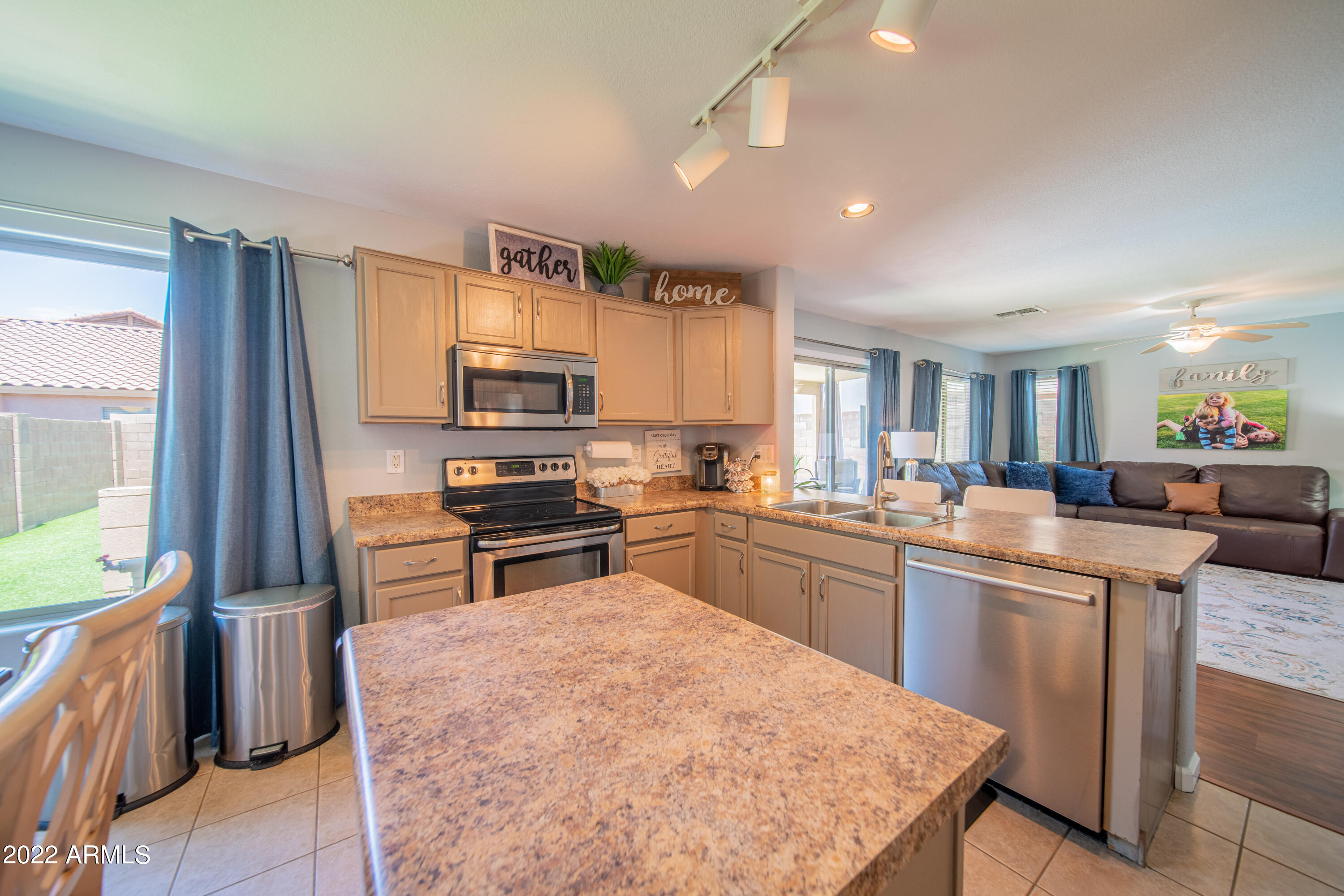 2420 W CORDIA Lane