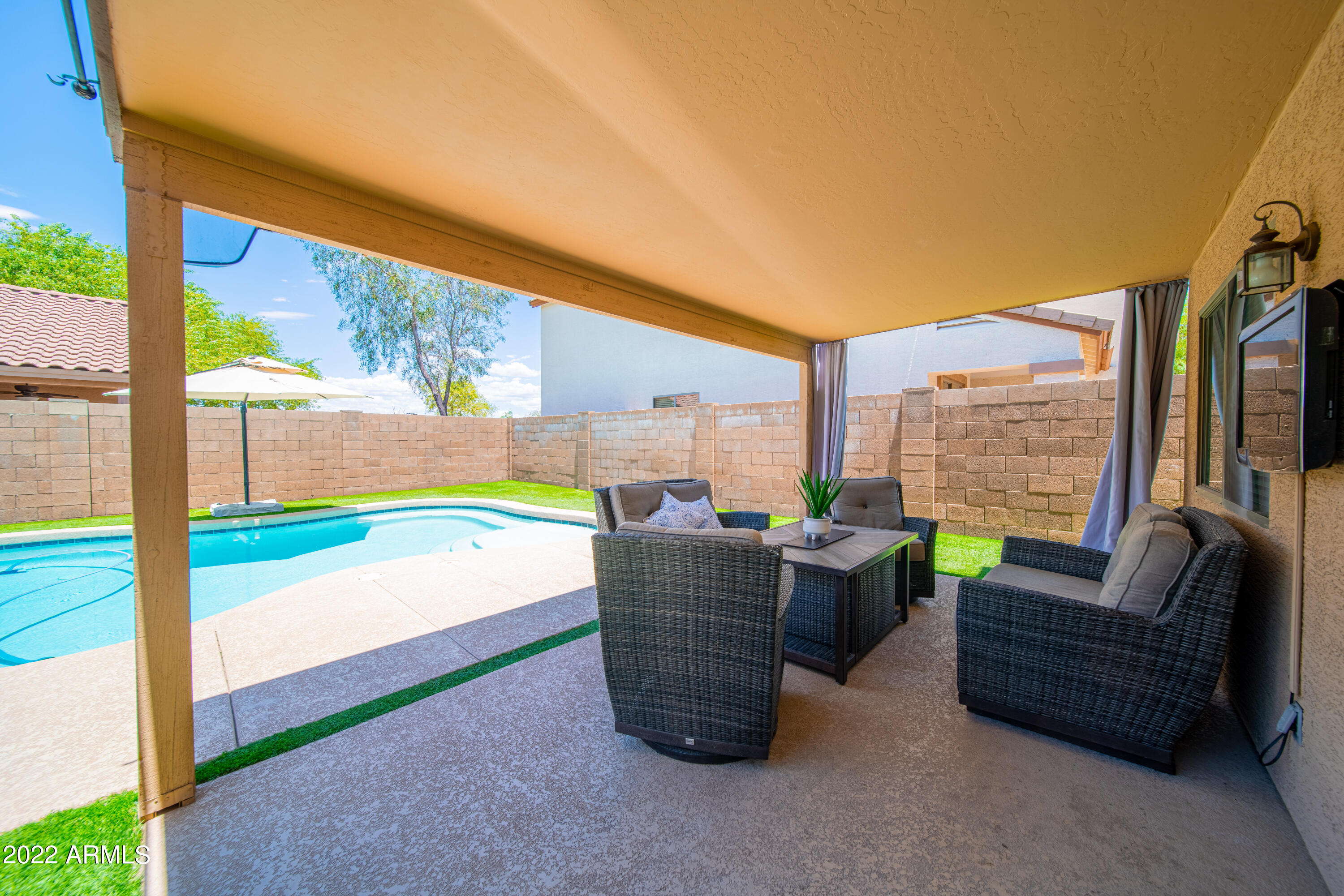 2420 W CORDIA Lane