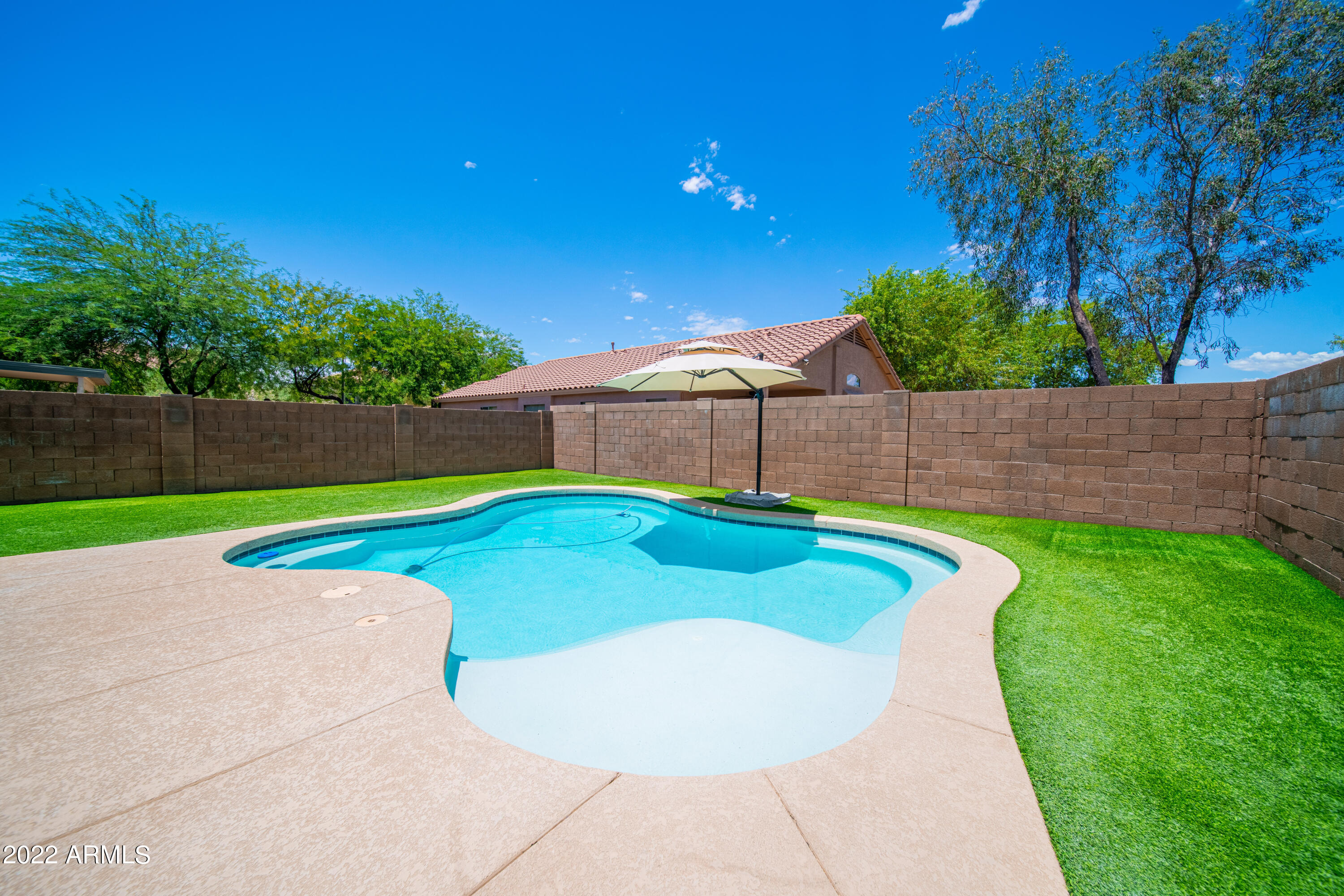 2420 W CORDIA Lane