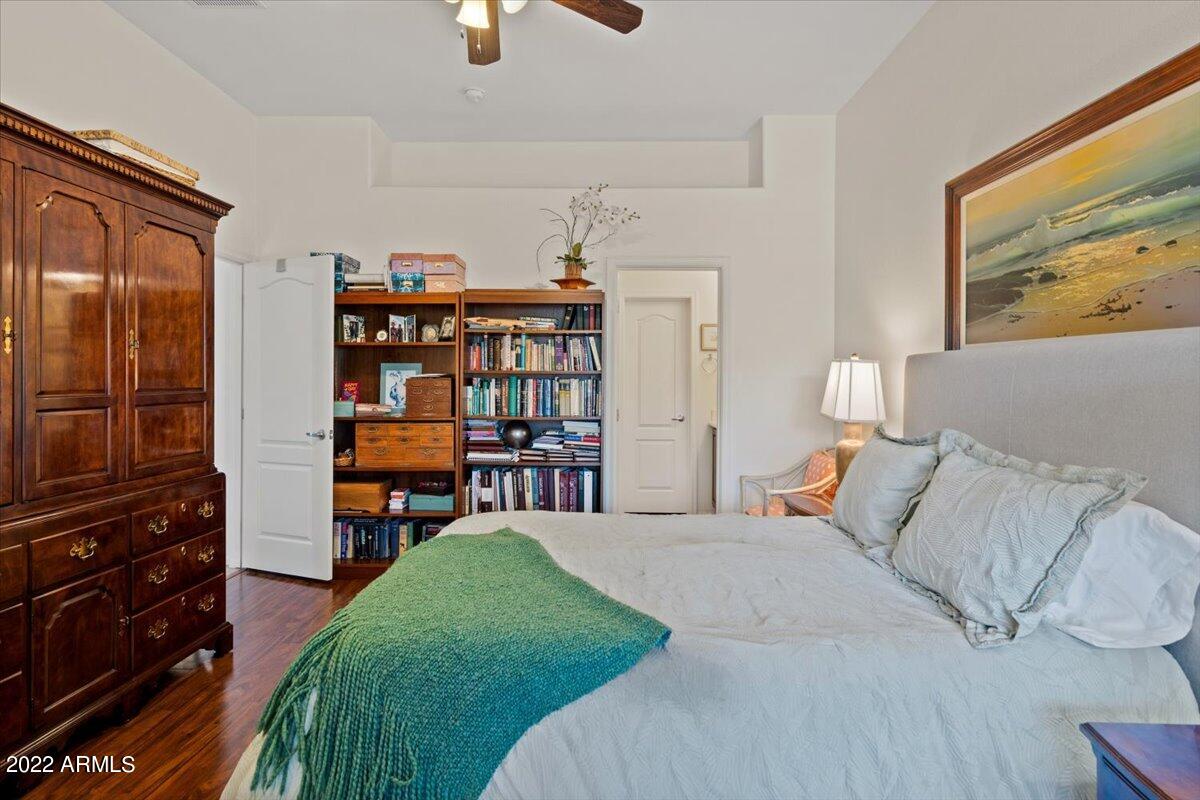2725 E MINE CREEK Road Unit: 1008