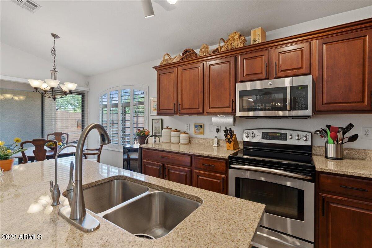 2725 E MINE CREEK Road Unit: 1008