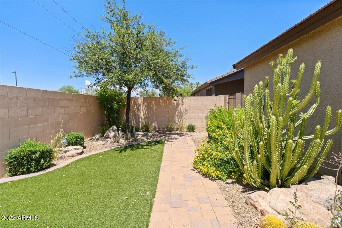 2725 E MINE CREEK Road Unit: 1008