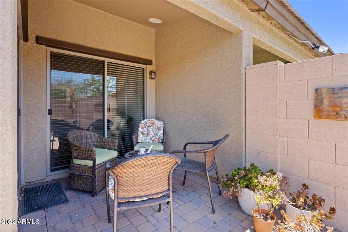 2725 E MINE CREEK Road Unit: 1008