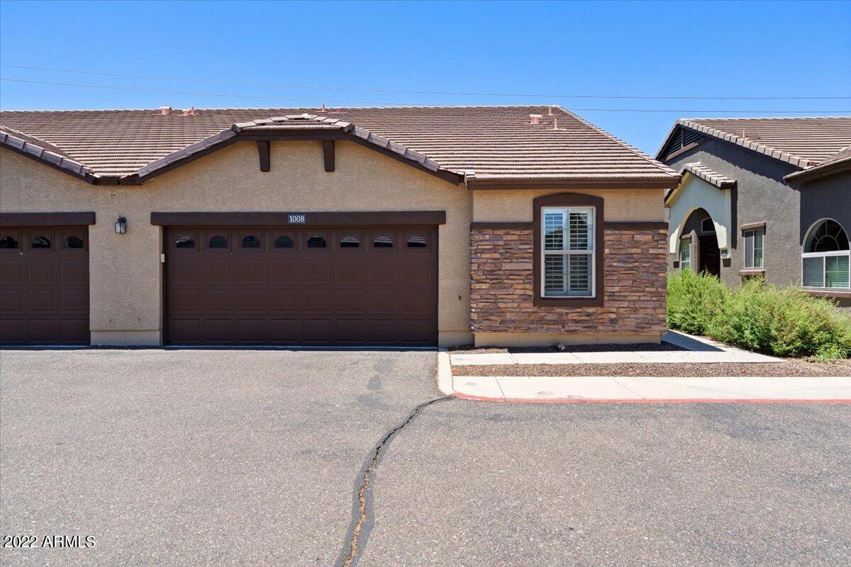 2725 E MINE CREEK Road Unit: 1008