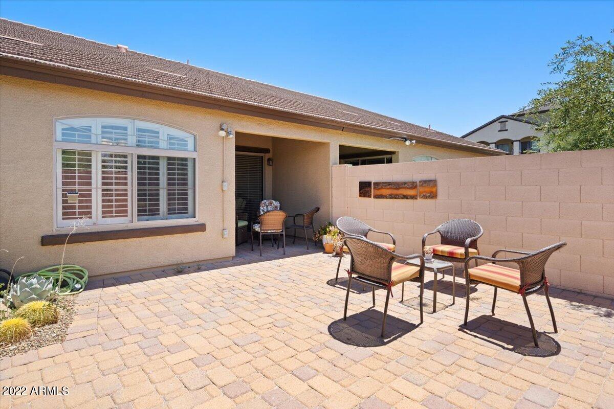 2725 E MINE CREEK Road Unit: 1008