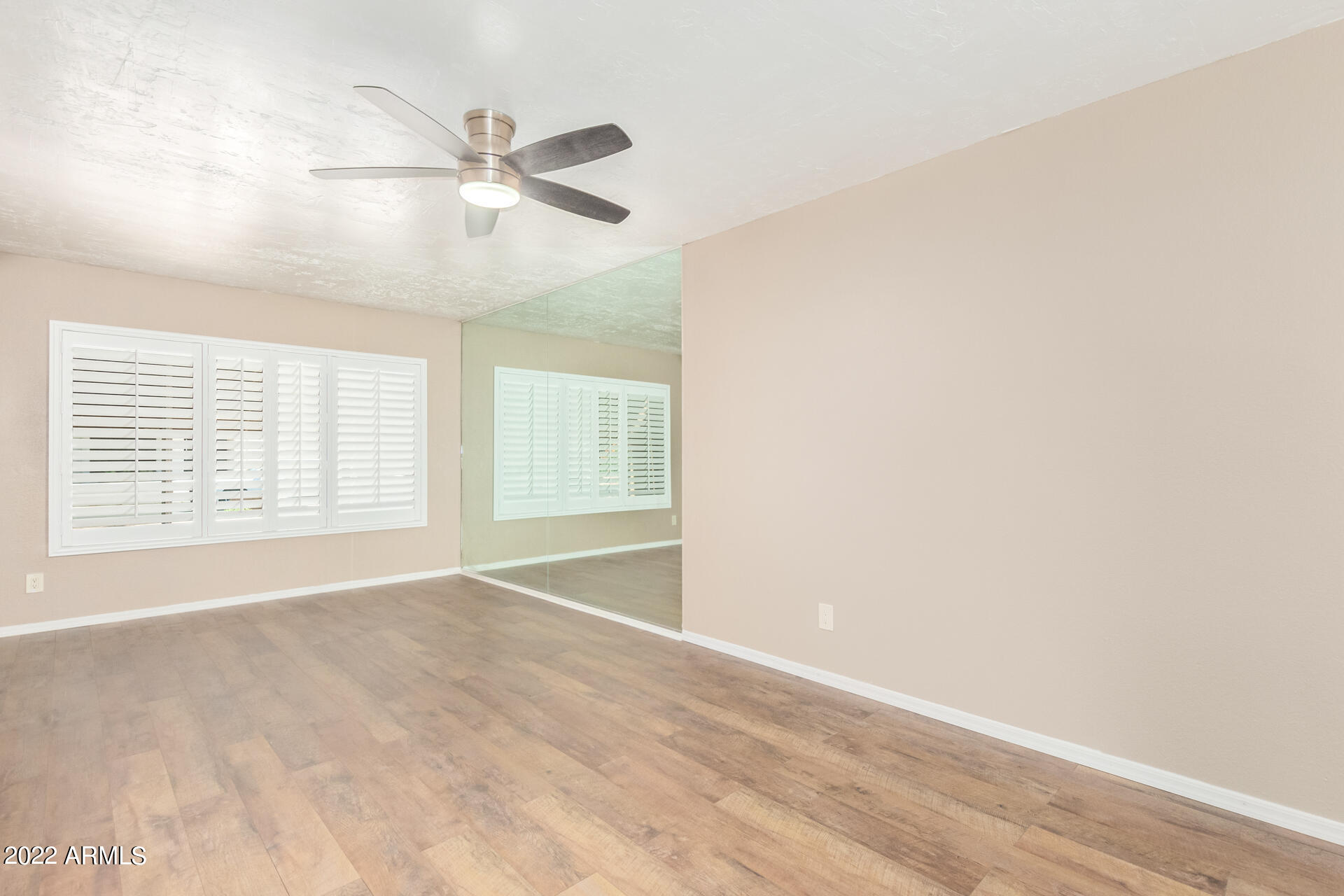 812 E VILLA RITA Drive