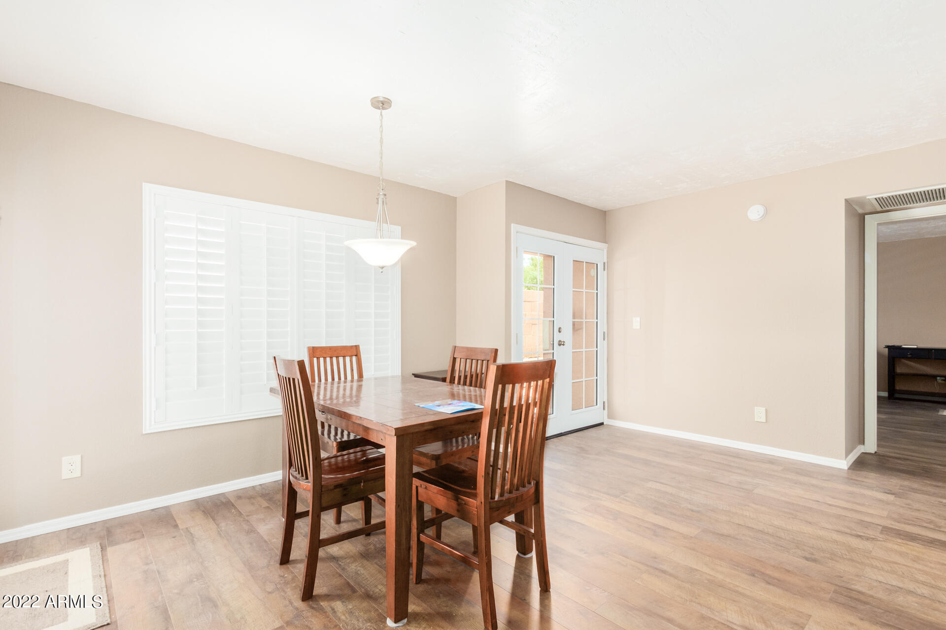 812 E VILLA RITA Drive