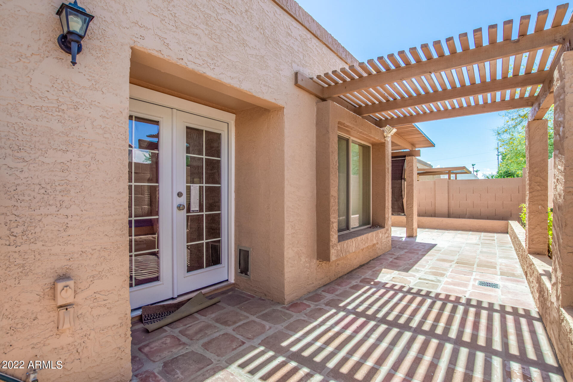 812 E VILLA RITA Drive