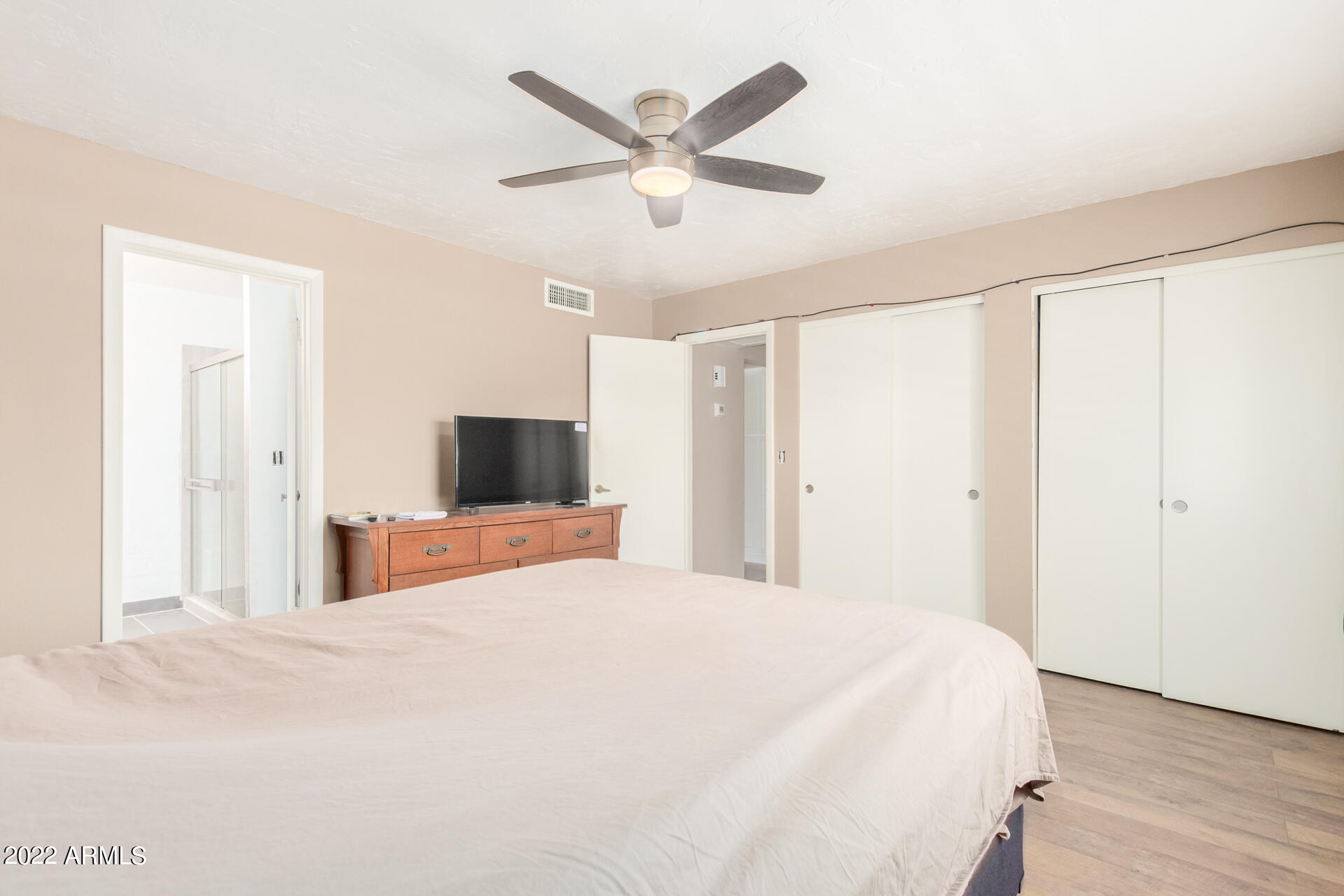812 E VILLA RITA Drive