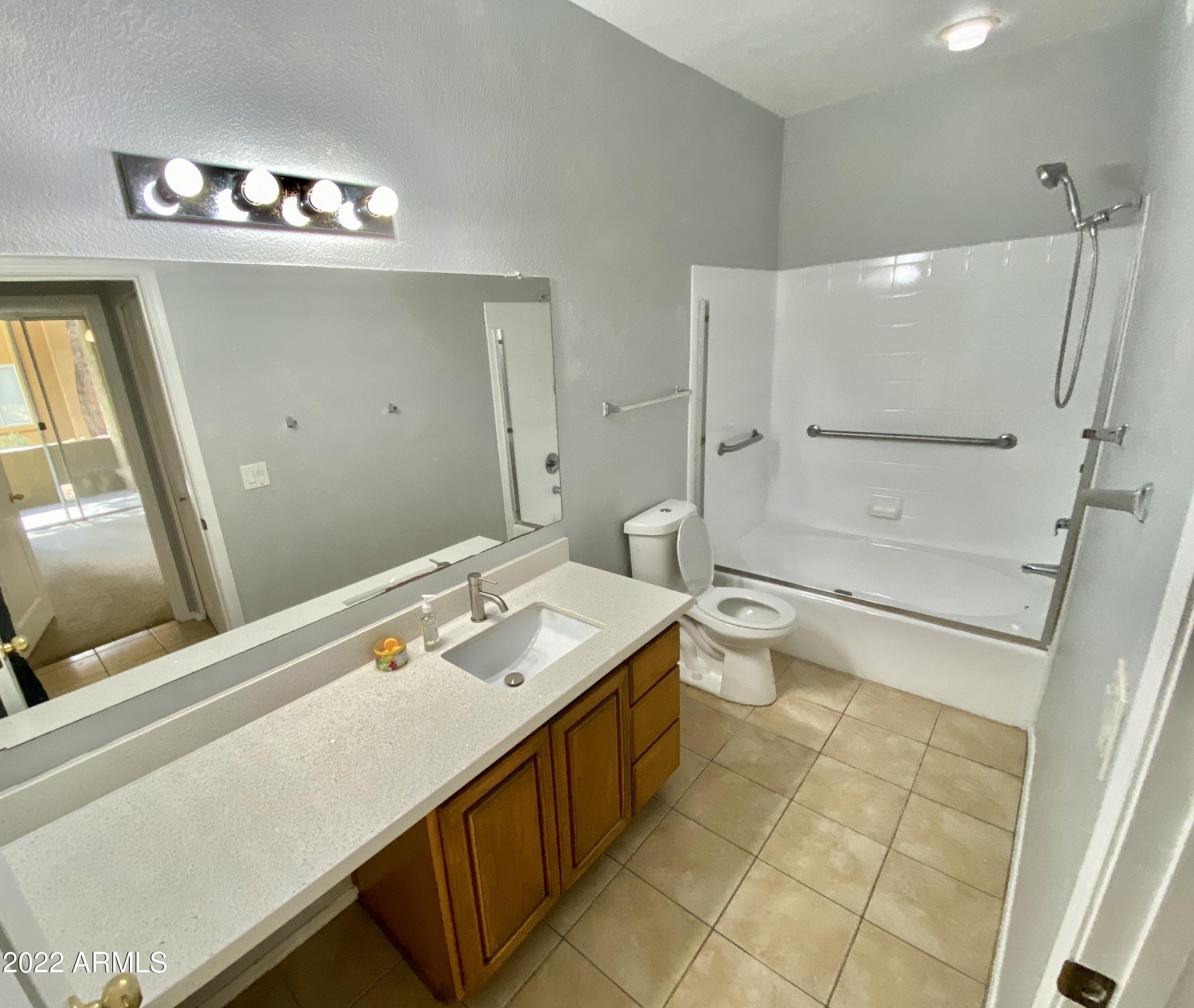 2929 W YORKSHIRE Drive Unit: 1106
