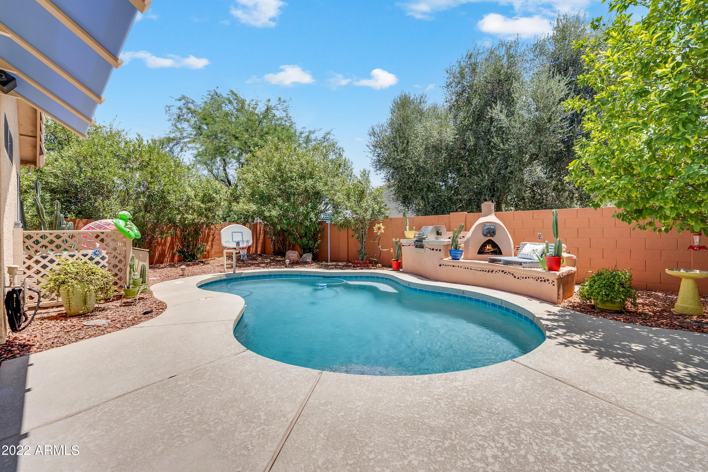 3301 E BEHREND Drive