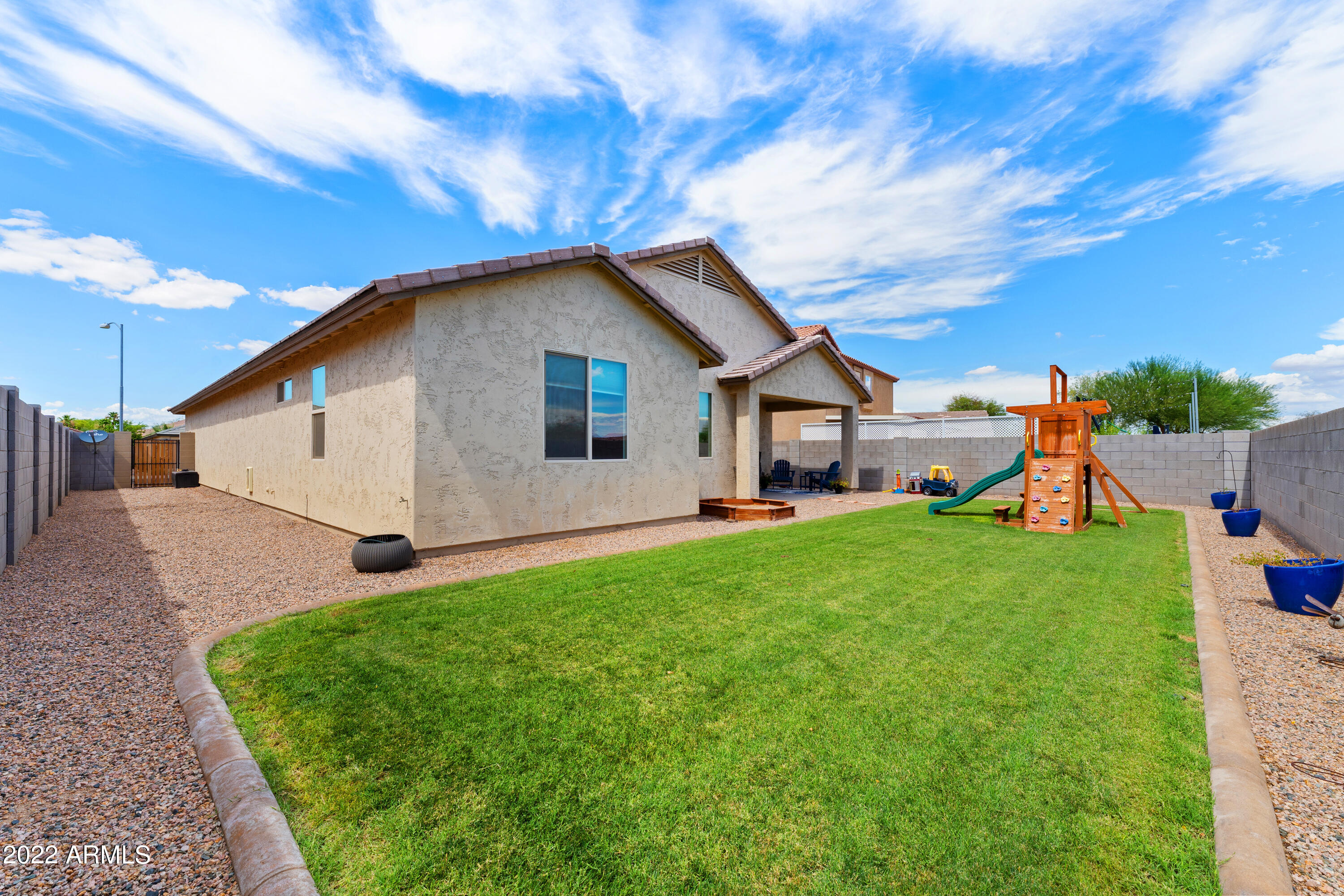 1135 E BARRUS Drive