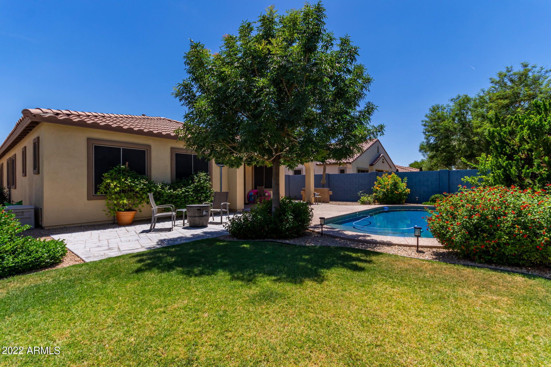 3972 E ZION Place